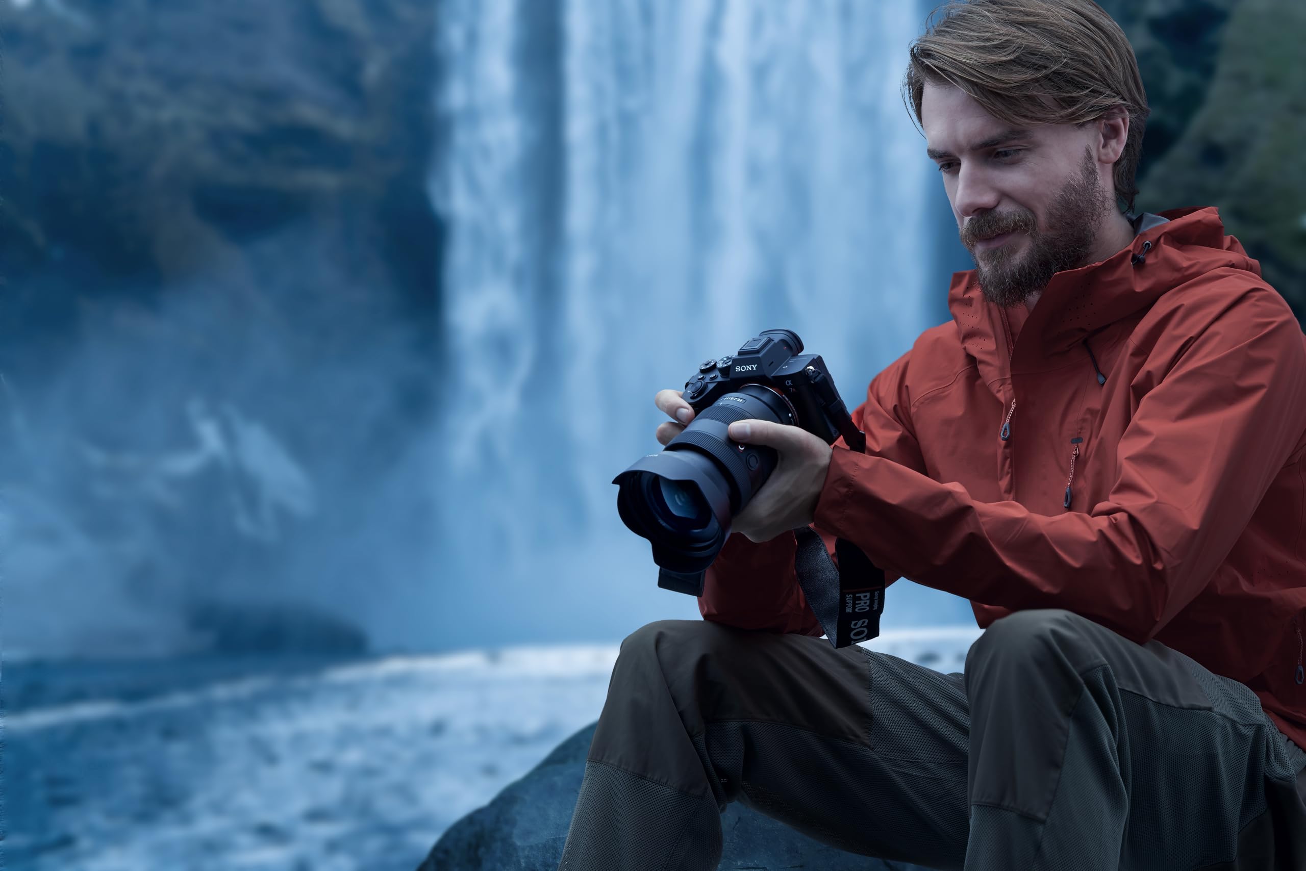 Sony Alpha 7R IV Vollformat Systemkamera 61MP, 4K Video, 10fps Serienbild, Eye-AF, WLAN, nur Gehäuse – ideal für hochauflösende Landschafts-, Porträt- und Studiofotografie