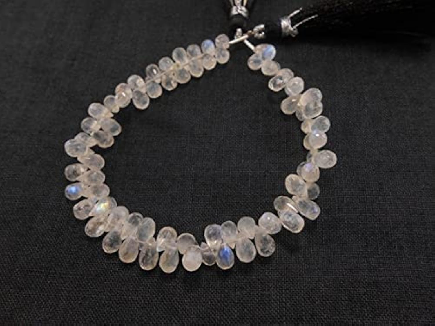 Pierre de lune arc-en-ciel en perles gouttes pour fabriquer vos bijoux bohèmes chic de l'été
