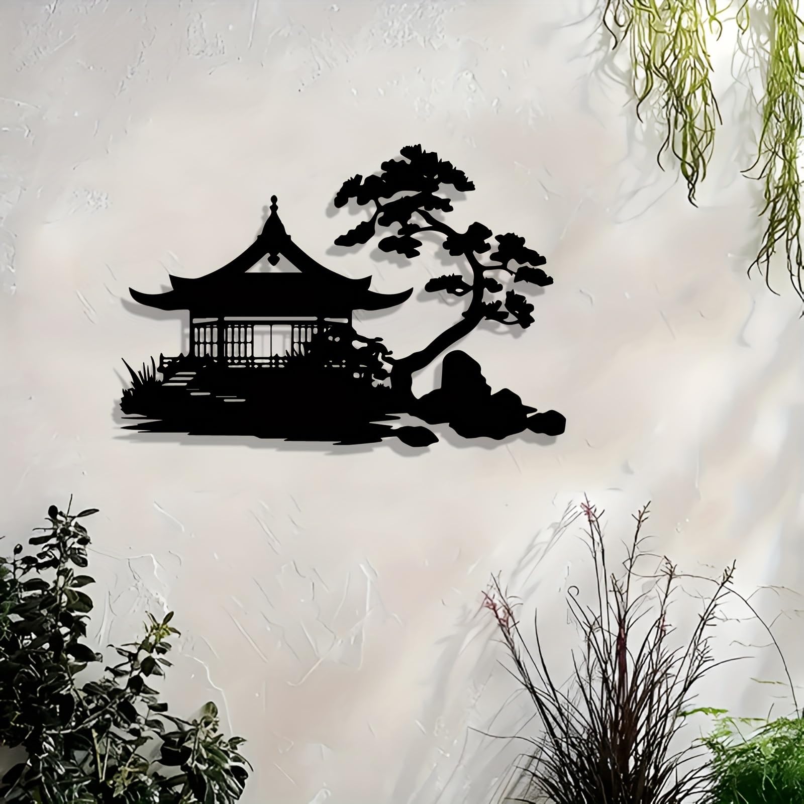 Decoración de pared abstracta contemporánea de metal con puerta Torii japonesa y árbol de pino bonsái - Hierro tradicional para uso interior/exterior, jardín zen, patio, sala de estar, para colga