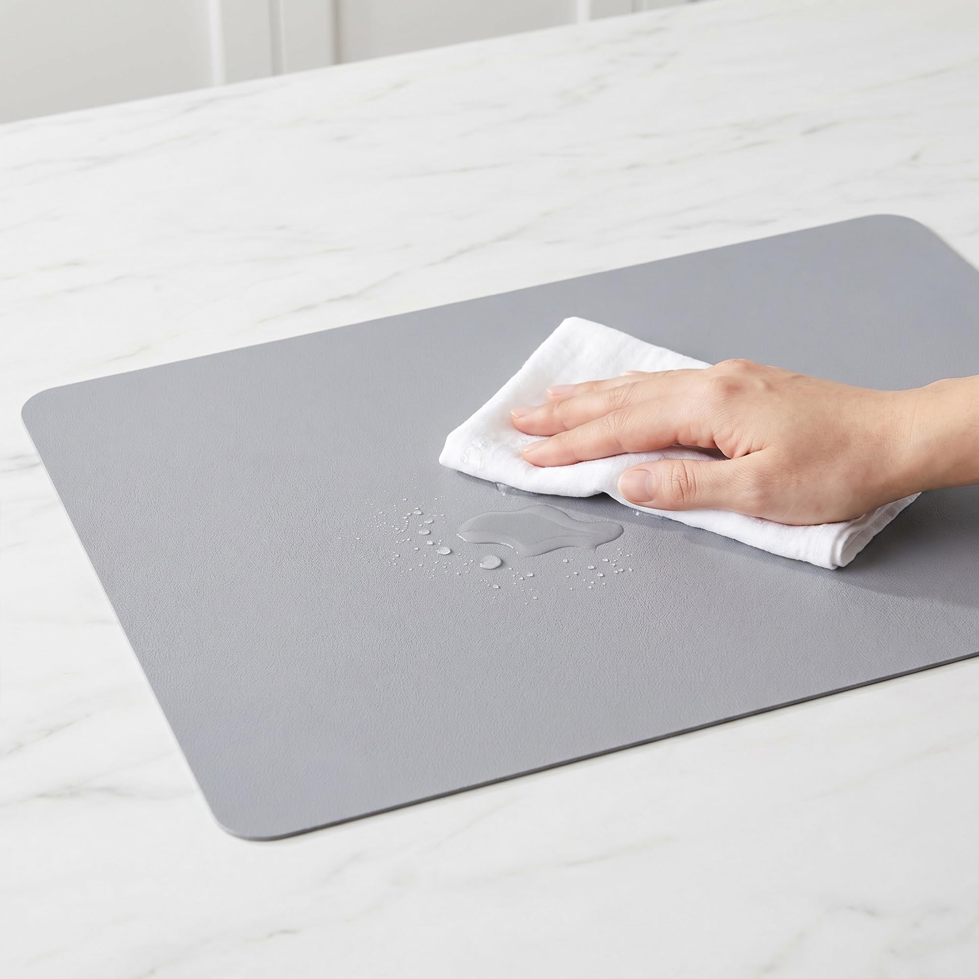 Confezione da 6 tovagliette in ecopelle per cucina, tavolo da pranzo, lavabili, resistenti al calore, tovagliette lavabili 43,2 x 30,5 cm, grigio chiaro