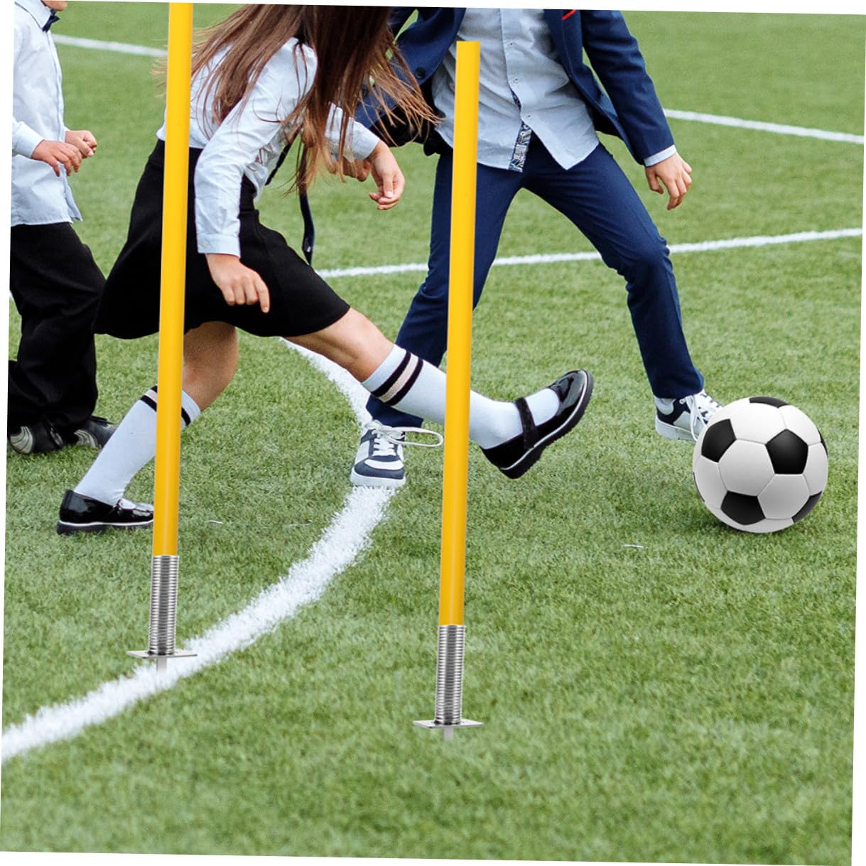 4pezzi Picchetti a Molla in Ferro per Attrezzatura Calcio, Base Angolare Fissaggio per Bandierina, Portatile e Antiribaltamento, per Allenamento su Prato o Campo Sintetico