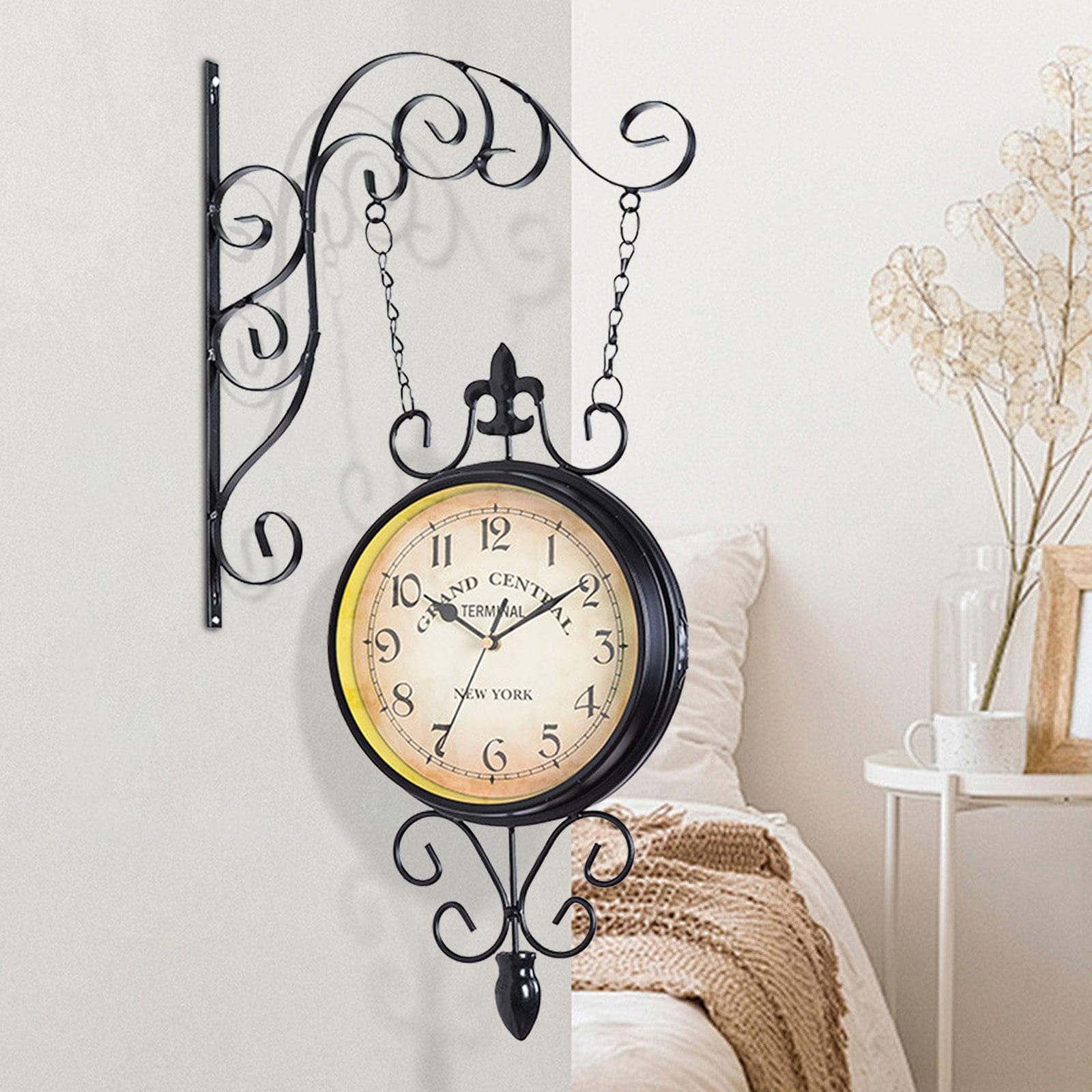 MagiDeal Horloge de Station à Double Face Suspendue au Mur, silencieuse avec Support Mural décoratif, Horloge Murale de Jardin pour la décoration de la Maison,