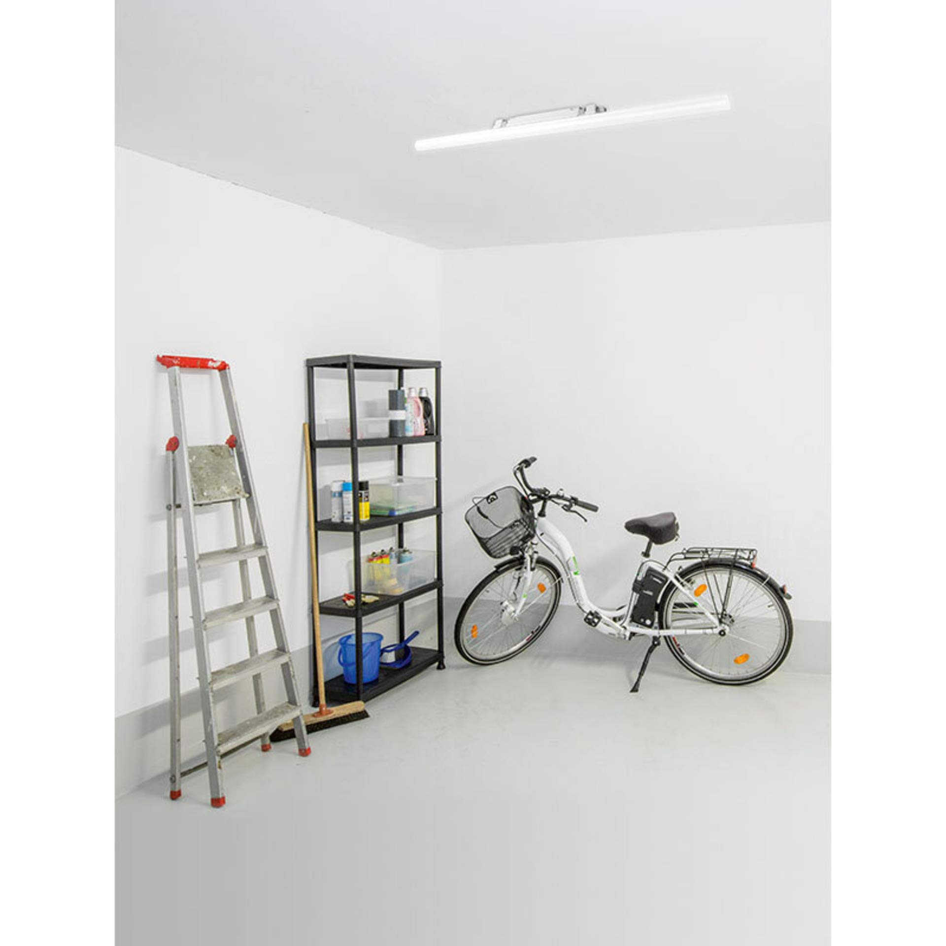 Müller-Licht Aquafix Lampe pour pièces humides IP65, 3800 lm, 4000 K, câblage de passage, connexion électrique centrale, 40 W, blanc, 120 cm
