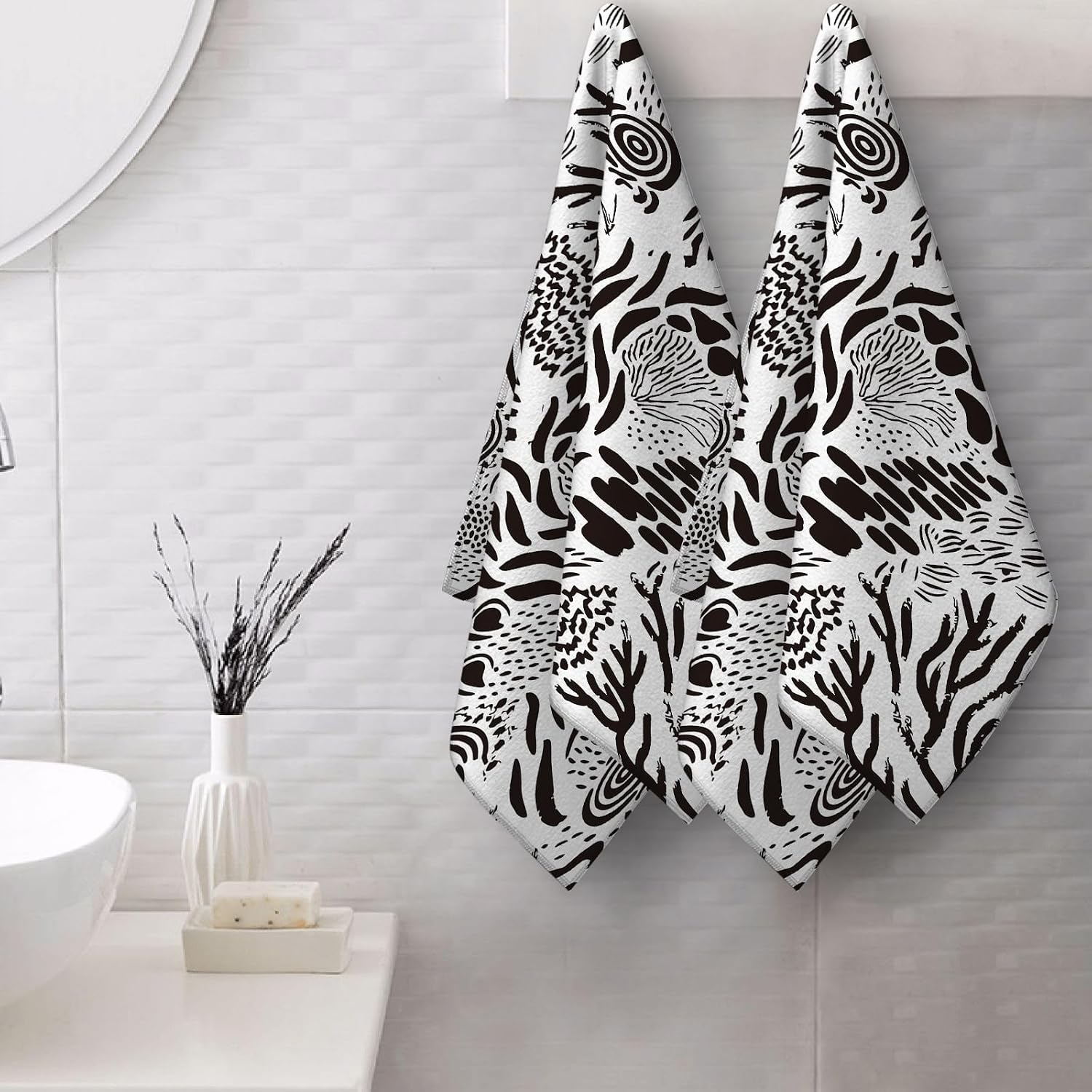 Black and White Hand Towels for Bathroom 14x28 Inch, Tropical Leaf Vintage Decorative Bath Towels Set of 2 for Farmhouse Gym Kitchen Hotel Home Bathroom Decor Accessories Gifts image 3