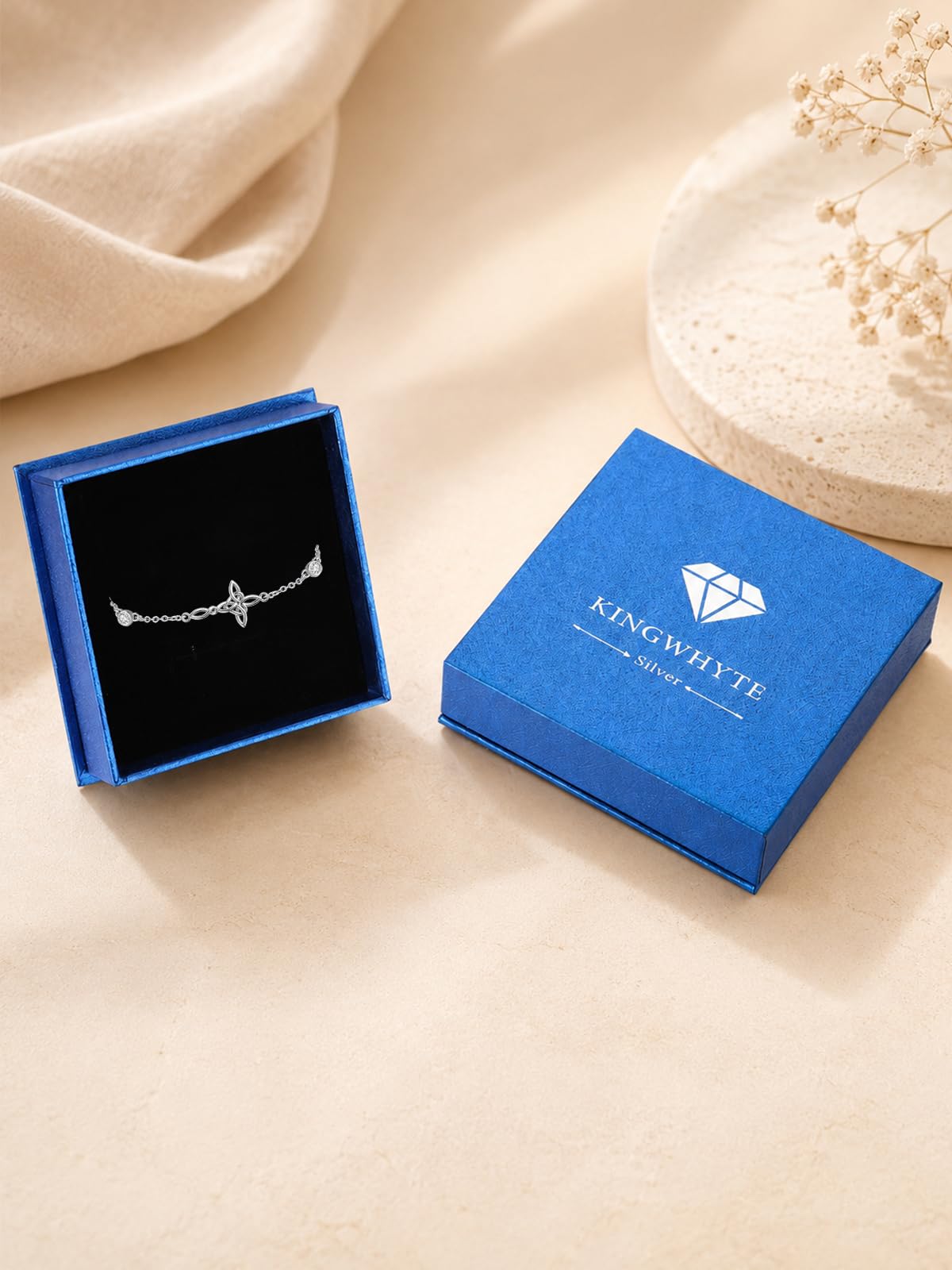 KINGWHYTE Bracciale a forma di croce in argento Sterling 925 con nodo celtico, gioiello da donna, regalo per compleanno, Natale, San Valentino, anniversario
