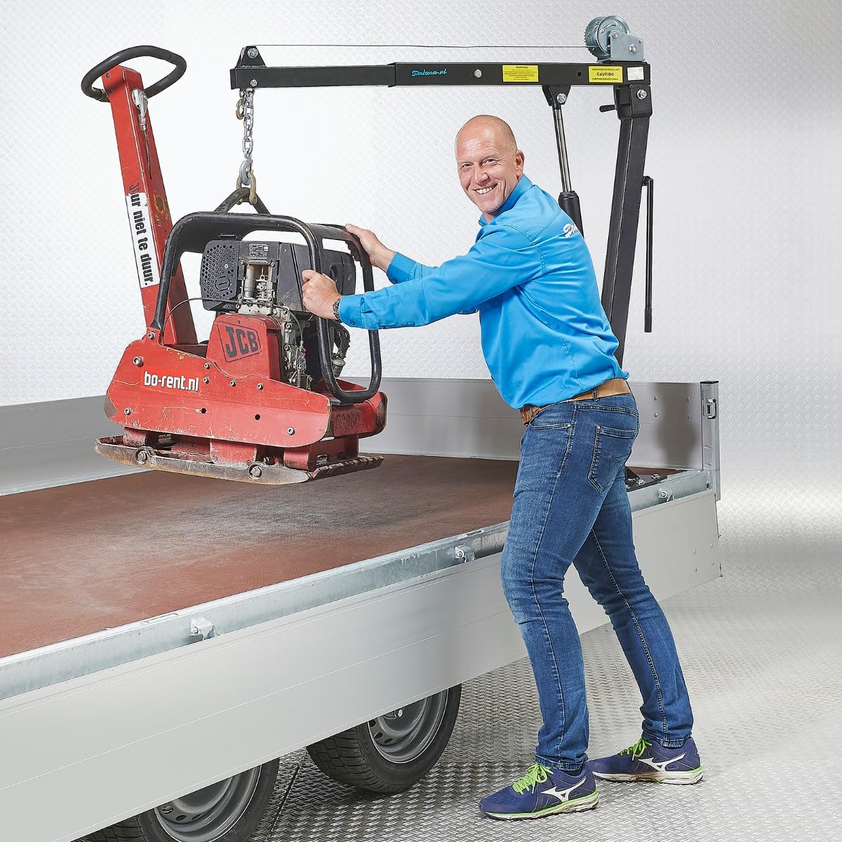 Datona Anhängerkran mit Handwinde XL 800 kg - hydraulischer Ladekran 360° drehbar, 9,5 m Seilwinde, 200 cm Hubhöhe, Montageplatte 26,5 cm - Schwarz