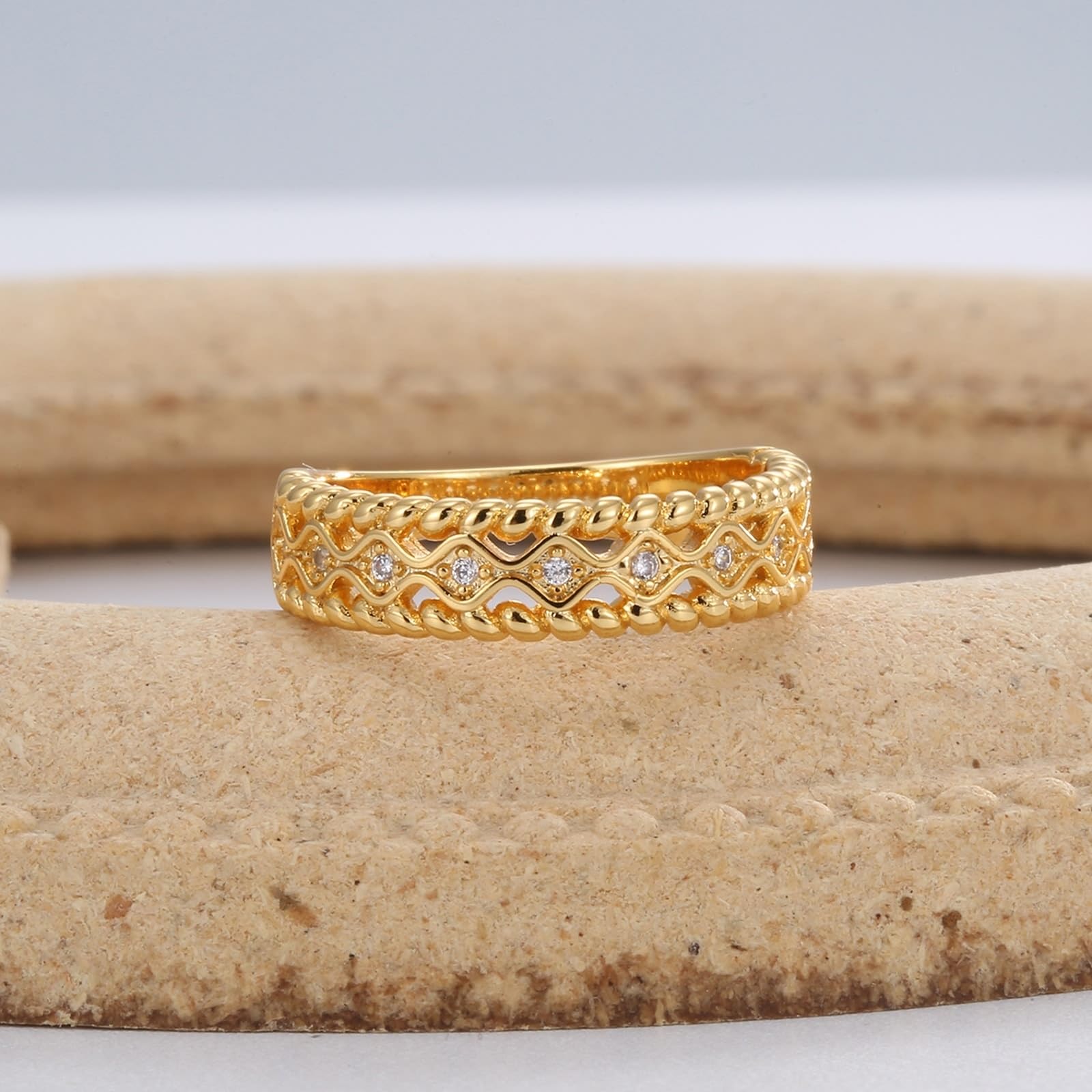 9 Karat/14 Karat/18 Karat Gelbgold Zierlicher Ring Moissanit Weiß, Hohler Vintage Ring Damen