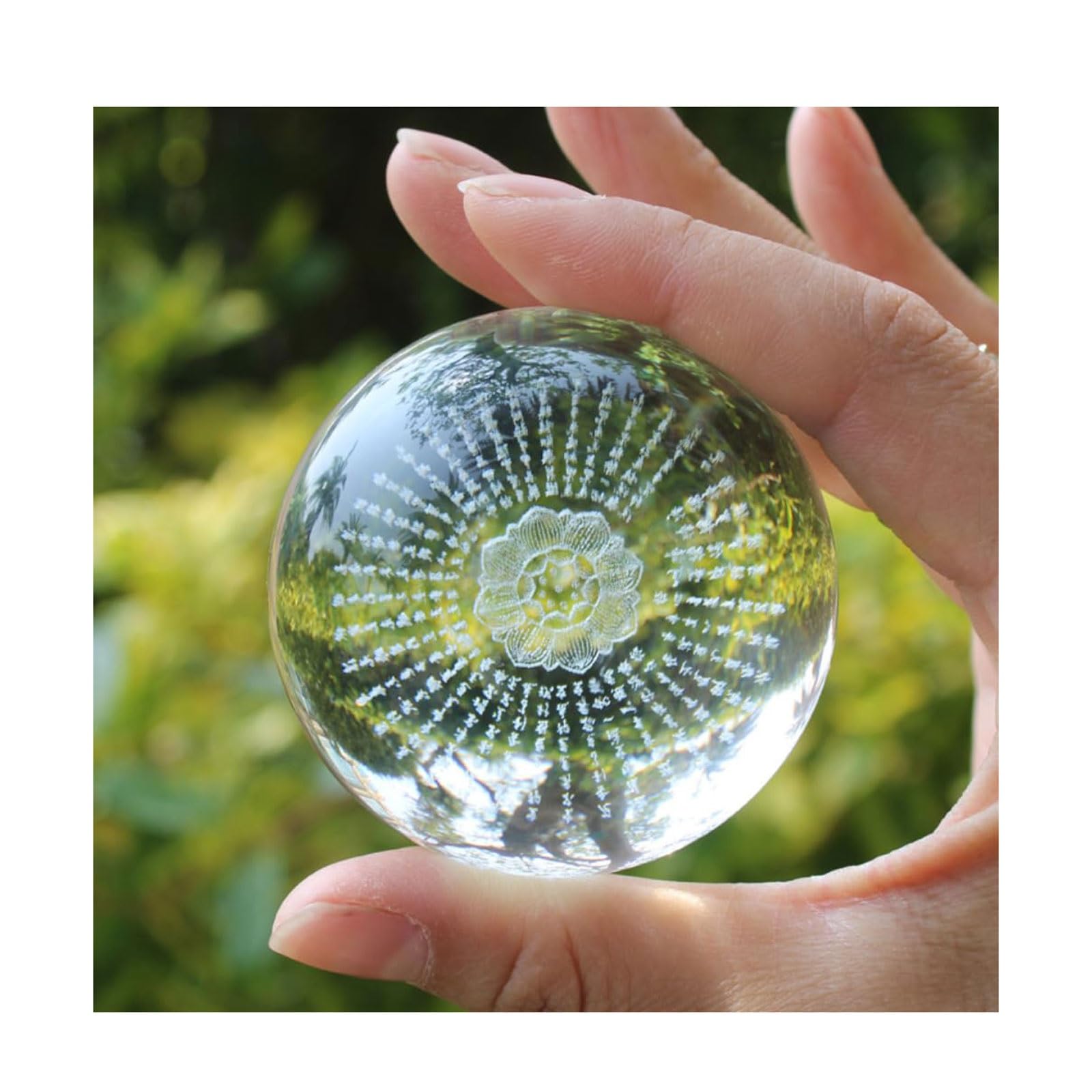 Boule de cristal 3D avec support gravee du Sutra du Coeur pour un salon elegant