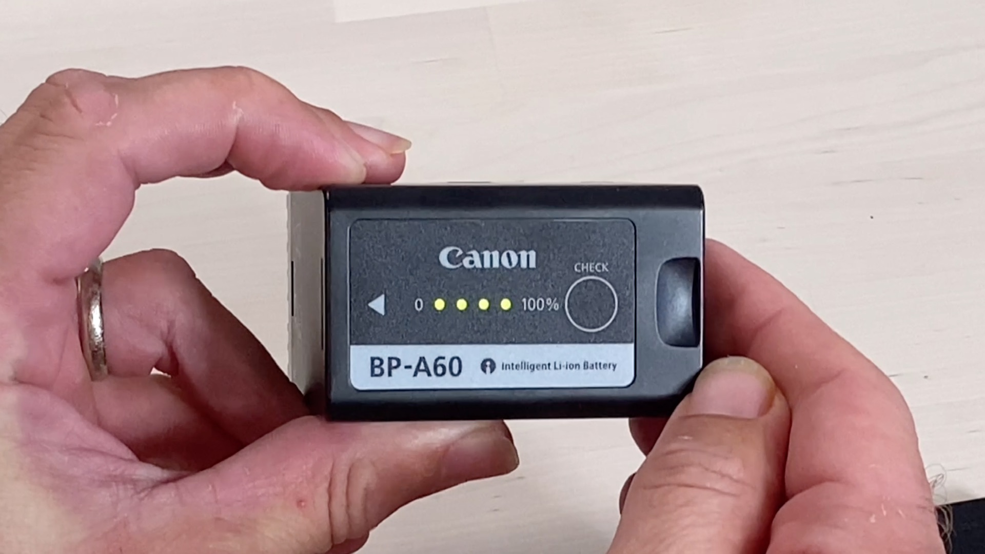 Canon BP-A60 バッテリー Amazon.com : Canon BP-A60N Battery Pack : Electronics
