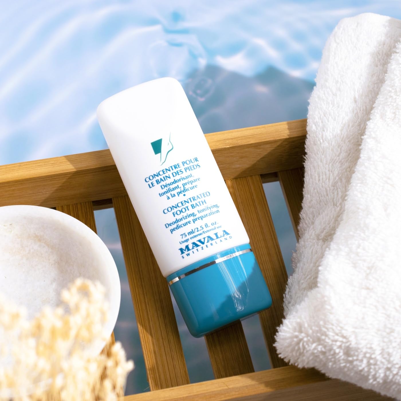 Mavala - Concentrato Bagno dei piedi - Trattamento deodorante e tonificante - Preparazione alla Pedicure - Azione emolliente - Profumo essenza eucalipto e limone - 75 ml