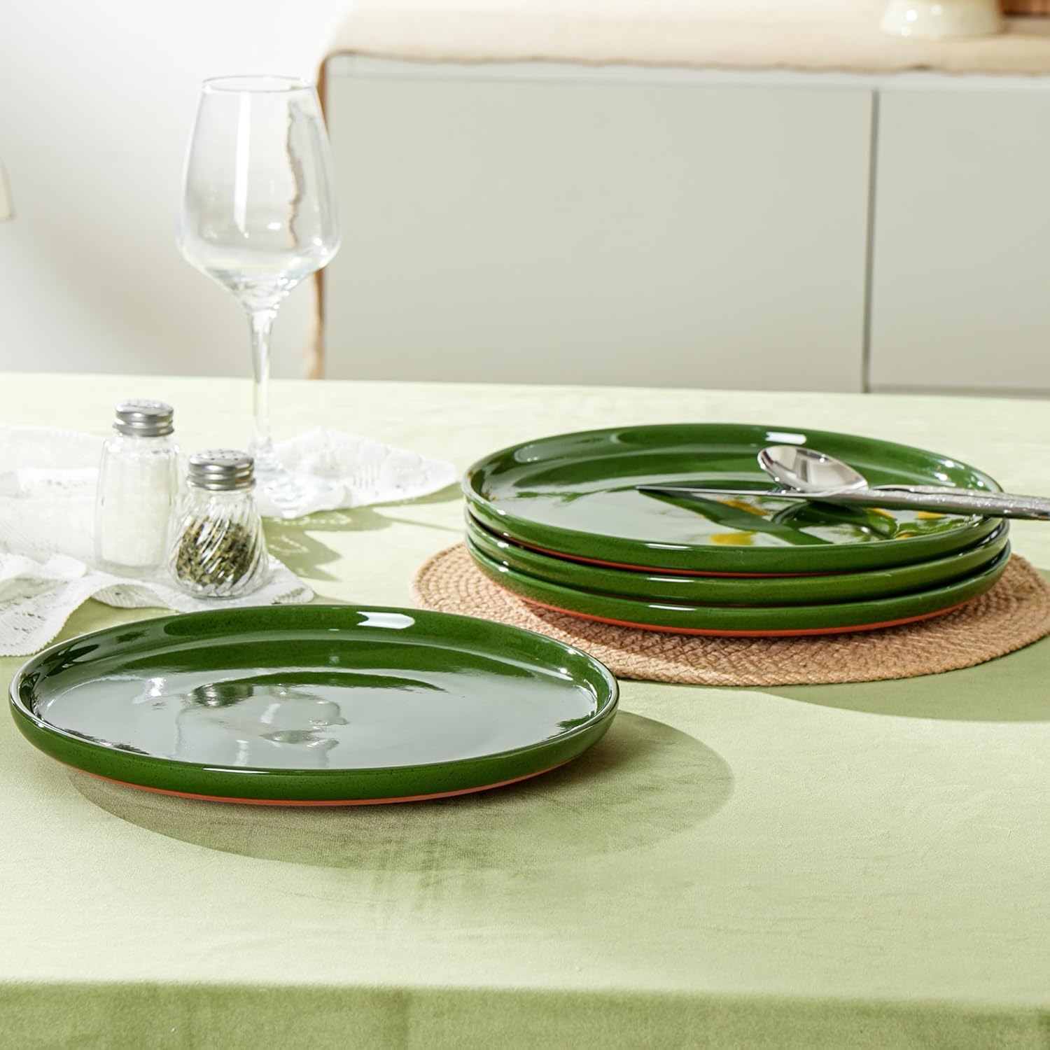 Ceramic Dinner Plates, 10.25 Inch Flat Dish Set for 4, Perfect for Family and Entertaining, Microwave & Dishwasher Safe, Dinner Dishes for Steak, Sandwiches, Pizza,Pasta, Elegant Green