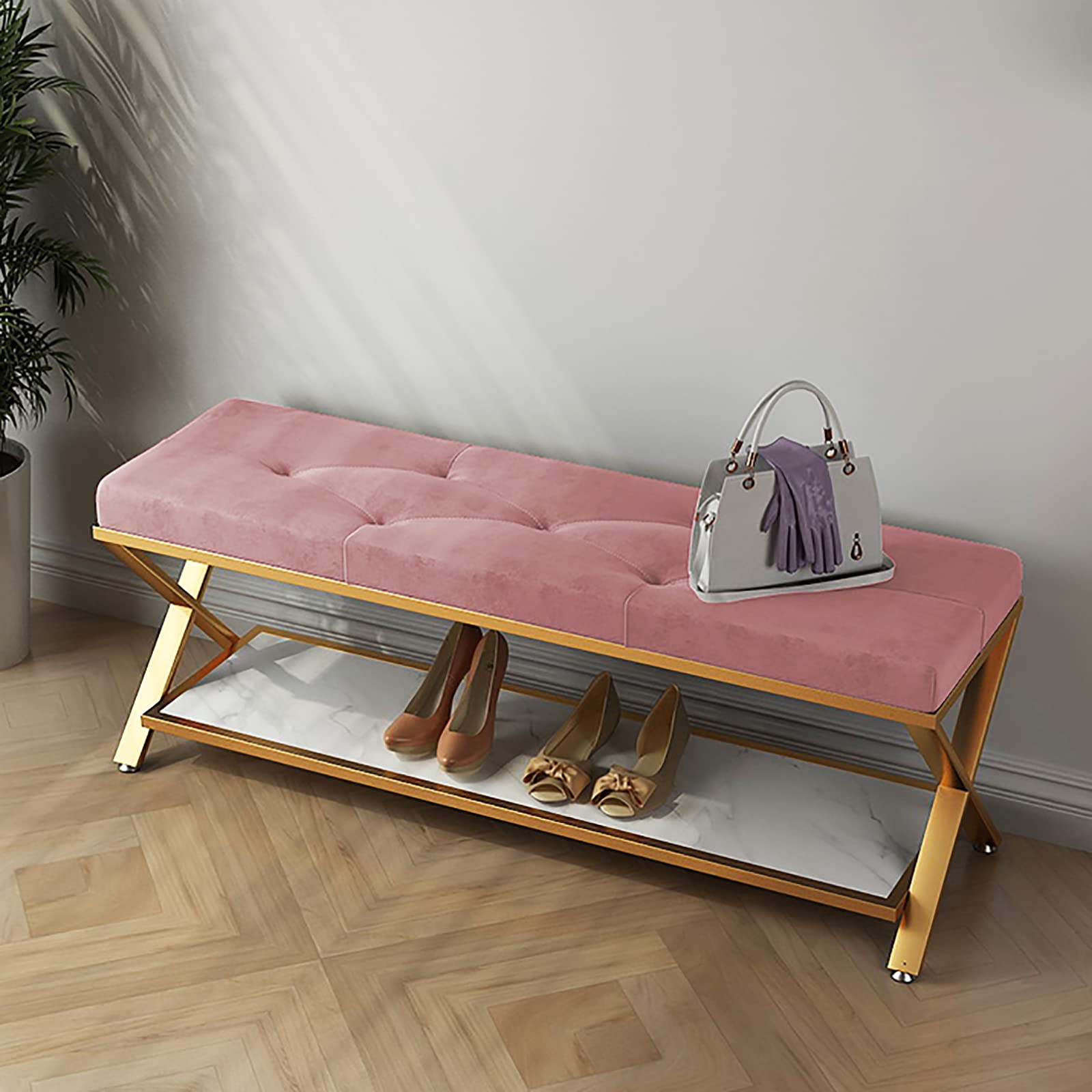 Banc d'entrée en velours capitonné pour aménager un couloir chic et accueillant