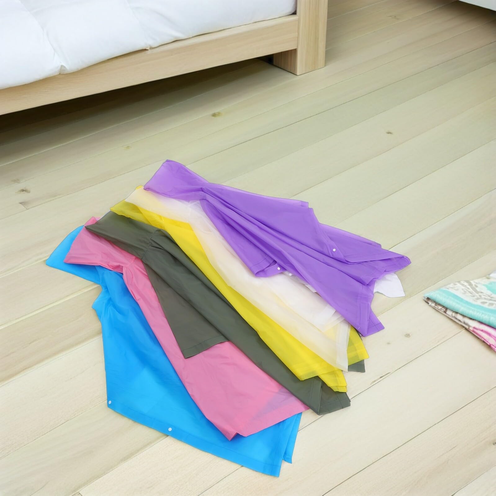 6 Pezzi Poncho Antipioggia Impermeabili con Cappuccio per Adulti Mantelle Leggere e Riutilizzabili per Escursionismo Campeggio e Viaggi Cape Ampie per Protezione Completa Dalla