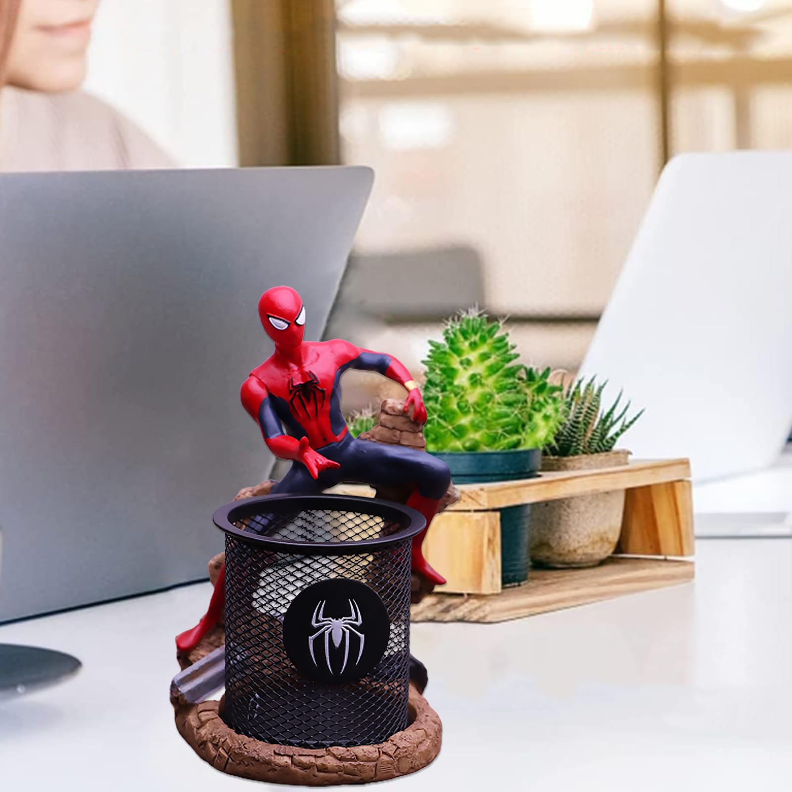 Statue in resina, portapenne per personaggi, decorazione da scrivania, multifunzionale, decorazione da ufficio, idea regalo per captain Spider-Man (stile 5)