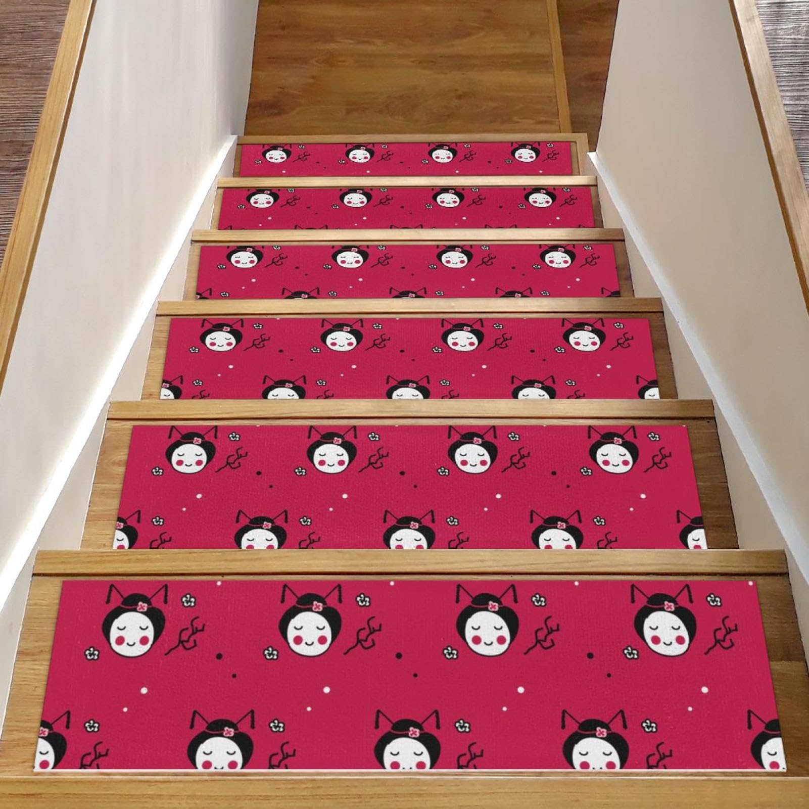Alfombras para peldaños de escalera de madera protegen a perros de resbalones peligrosos