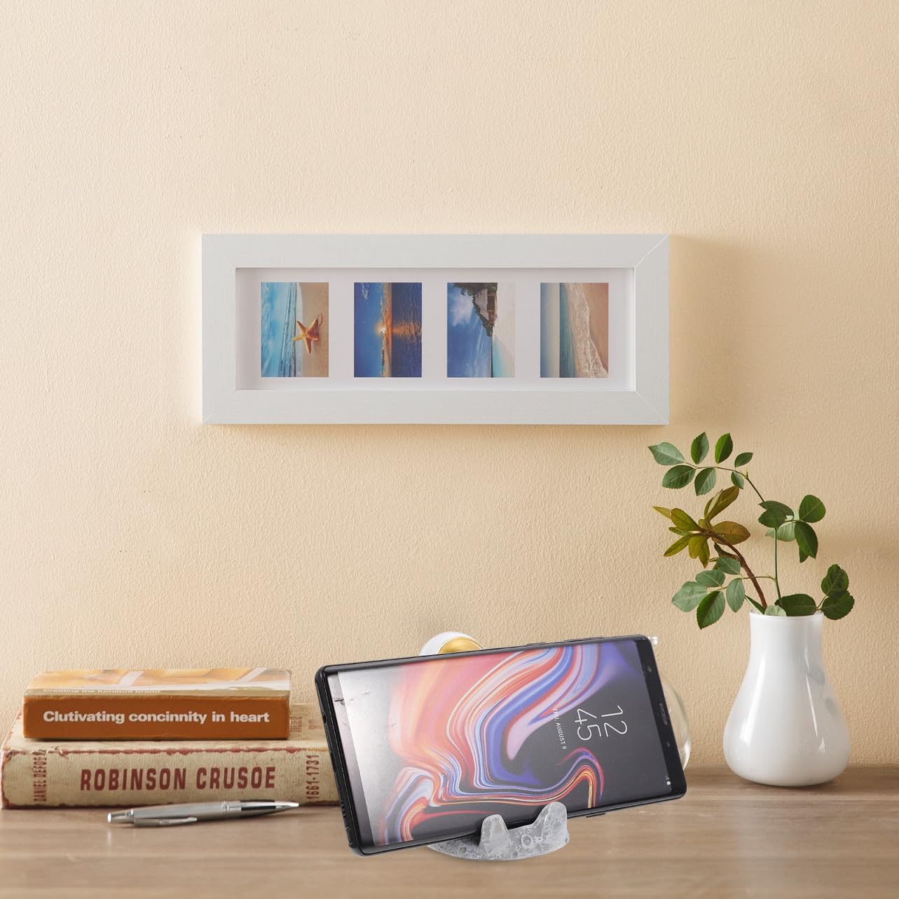 ORFOFE 1pc Astronaut Mobile Phone Resin Phone Holder for Home Decor Adorable Space Decor Astronaut Statue Practical and Decorative Bracket