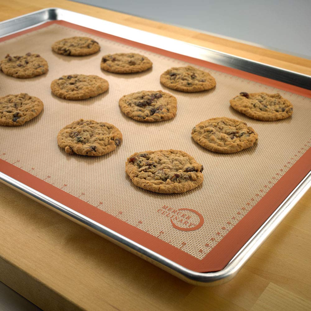 Amazon | Mercer Culinary シリコンベーキングマット ブラックボーダー