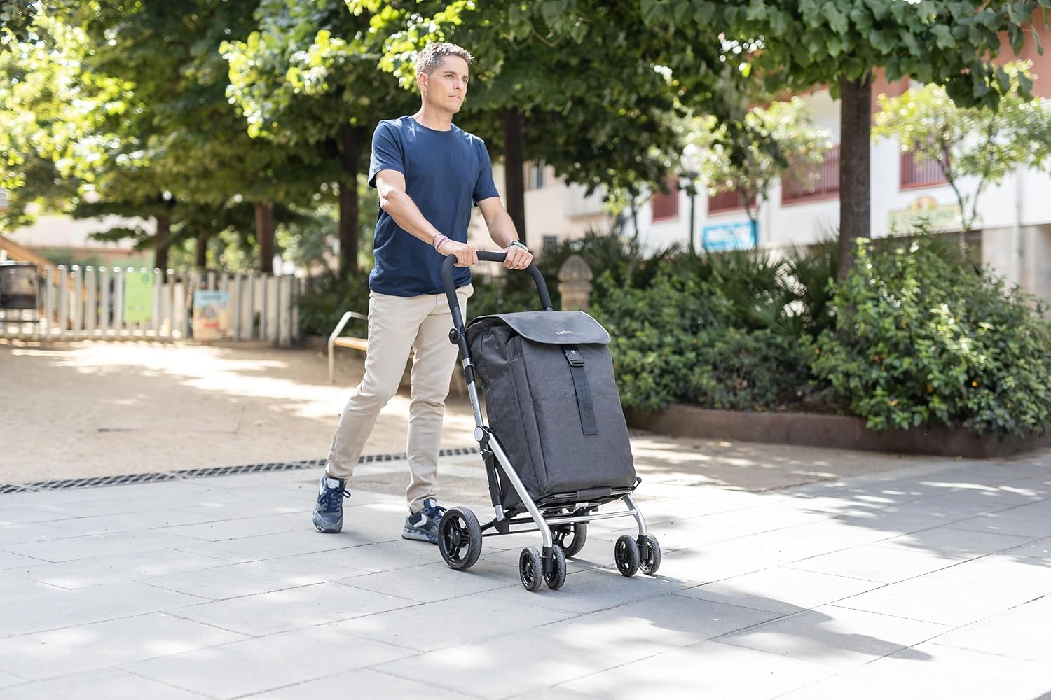 Carlett Chariot de Courses 4 Roues Pliable, Sac Amovible Grande Capacité 64 L / 32 kg et Sac Isotherme 12 L, Poignée Réglable, Frein de Sécurité, Convertible en 2 Roues, Classic Family, Noir