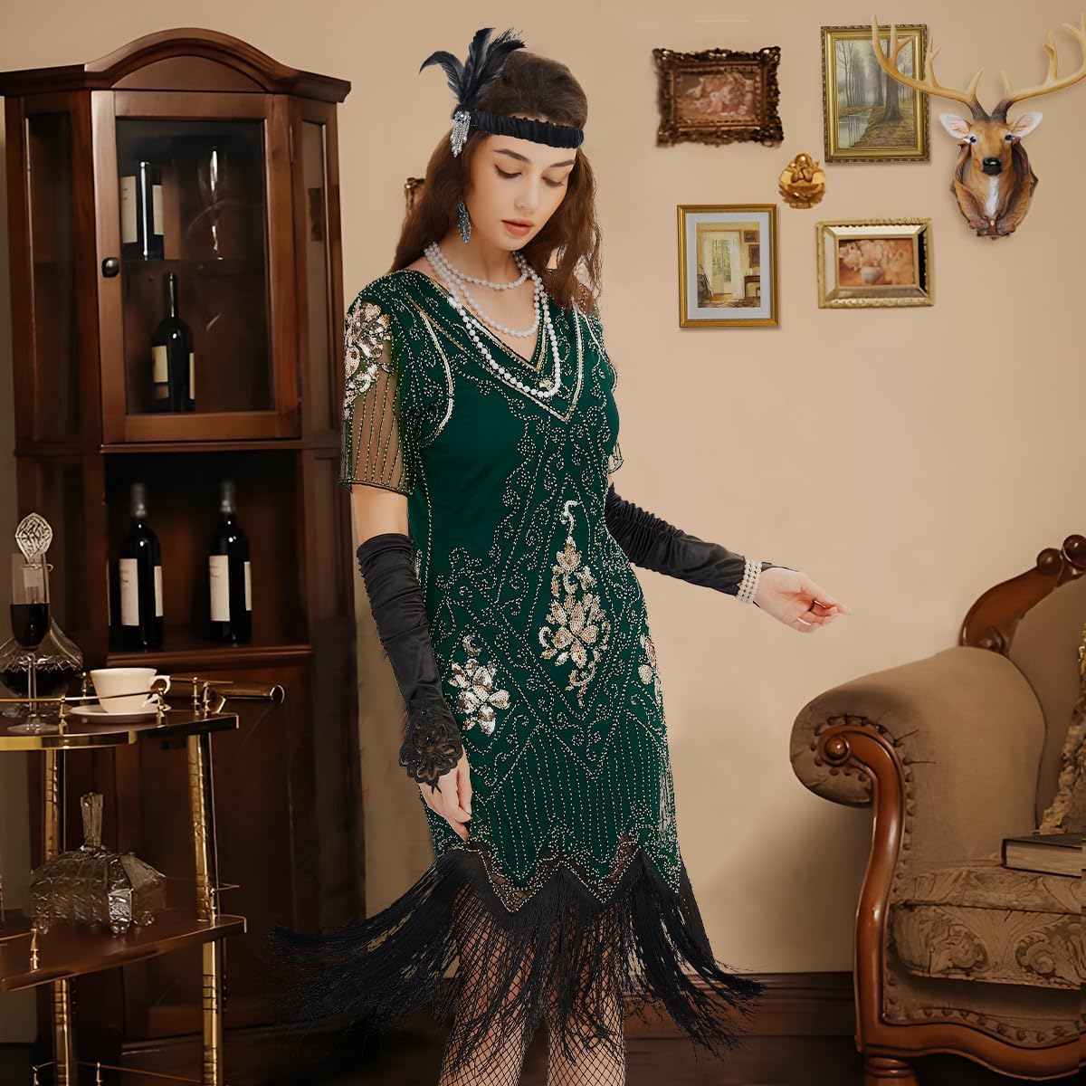 WILDPARTY 1920S Women Flapper Dress Sequin Dress V Neck Lace Fringed Dress Costume with Roaring 20s Accessories