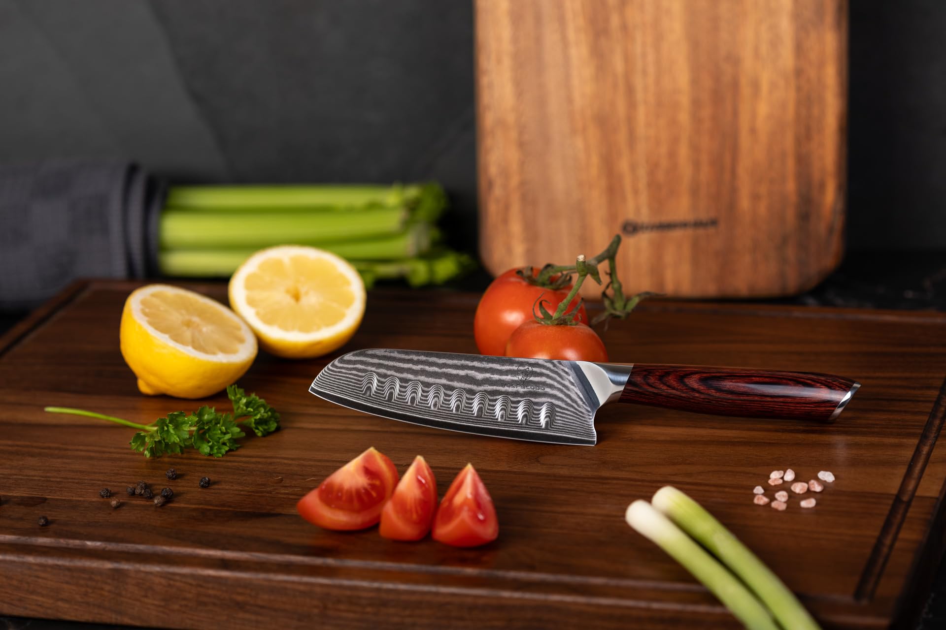 Wolfblood Damastmesser Santoku Messer L(24cm) TÜV geprüfter 62 HRC Damaststahl aus 67 Lagen I Damast-Küchenmesser Santokumesser mit Kirschholzgriff Geschenkbox und Klingenschutz