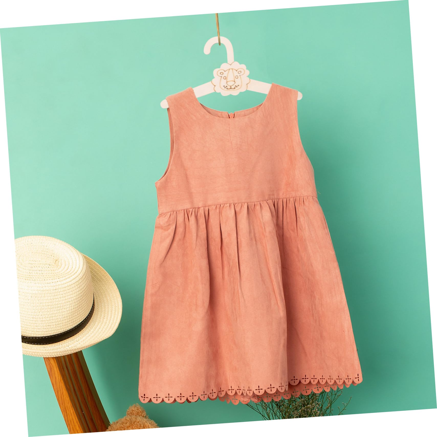 HOOTNEE 5pcs Cute Lion Face Wooden Hangers for Clothes Decor for Nursery School and Home Organization Versatile Closet Hangers