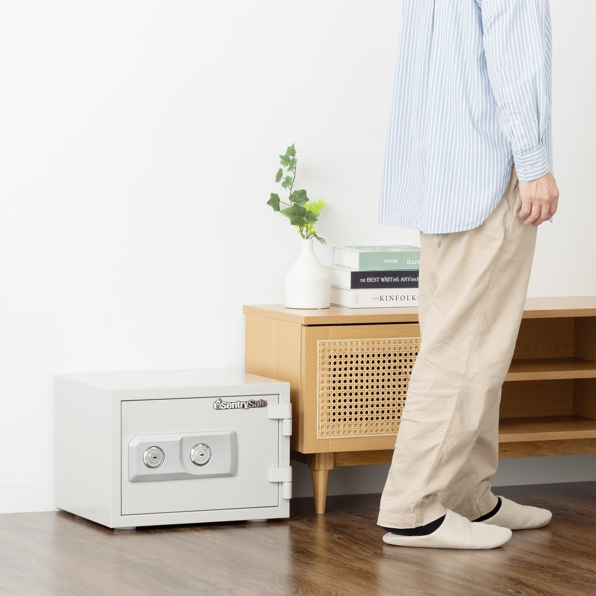 Amazon.co.jp: SENTRY (セントリー) 金庫 家庭用 JIS 日本工業規格 1