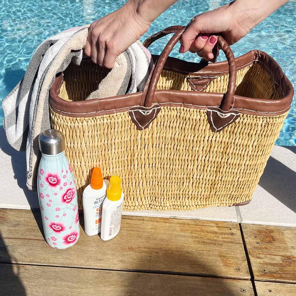 Panier Tressé Cabas de Plage Rectangulaire et Évasé en Jonc Naturel avec Finitions et Poignées en Cuir