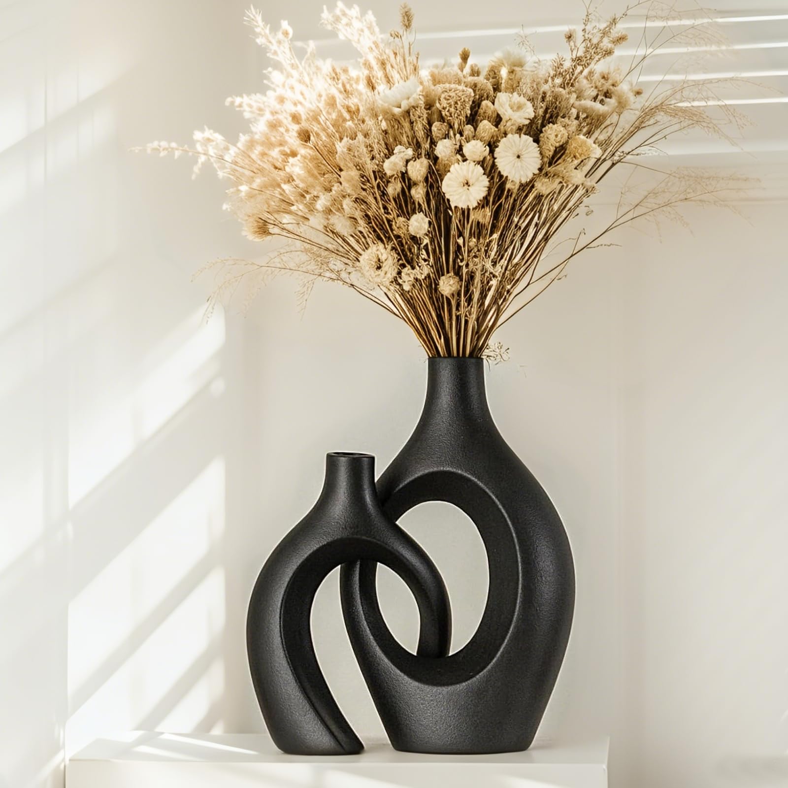 SUKIYPO - Jarrón de cerámica, juego de 2 jarrones modernos huecos negros modernos para decoración nórdica, jarrones grandes, estéticos floreros boho para el hogar, salón, oficina, granja, mesa de café