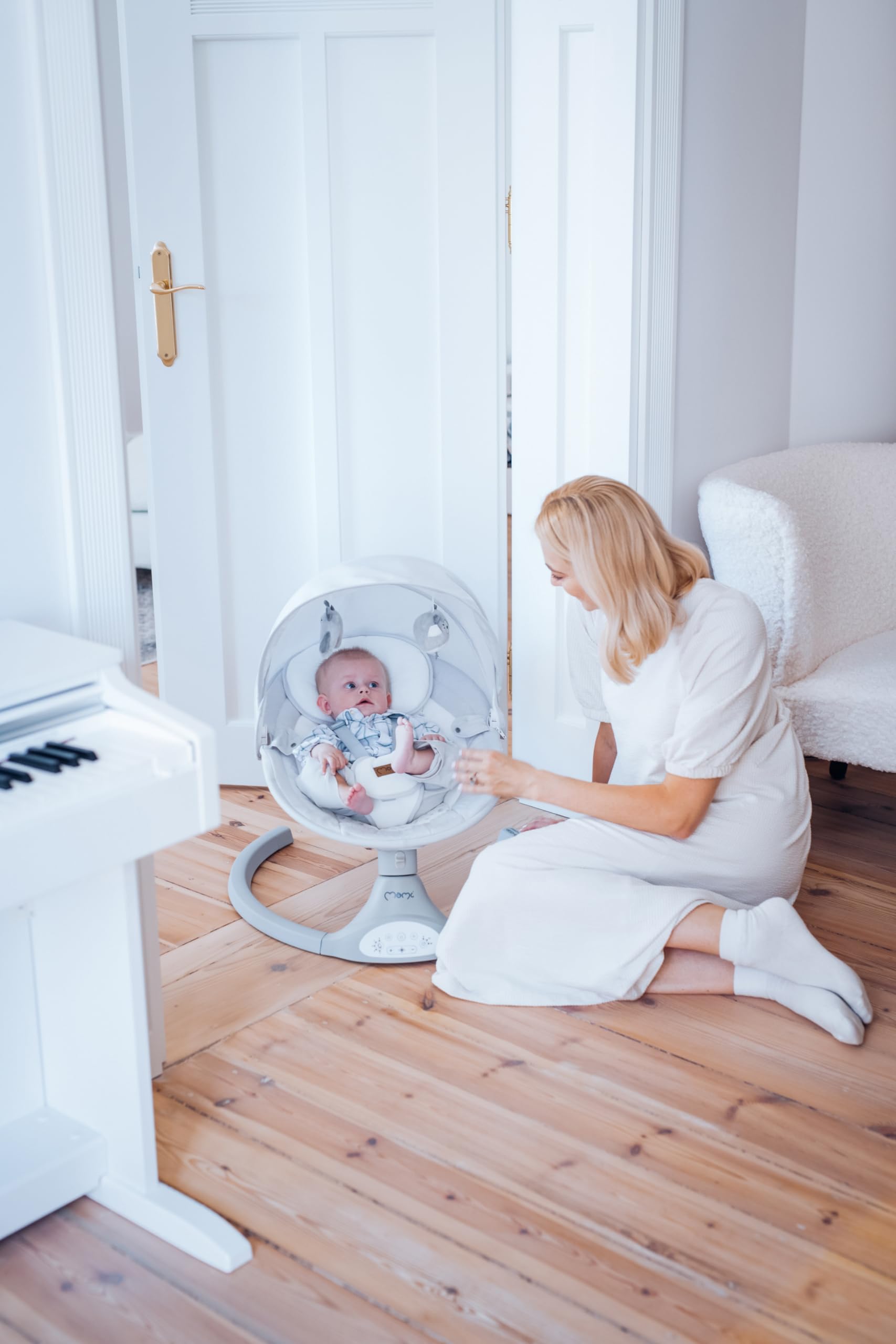 MoMi KENANI Babywippe klappbar mit Fernbedienung Bluetooth 5-Punkt-Sicherheitsgurt bis 9 kg