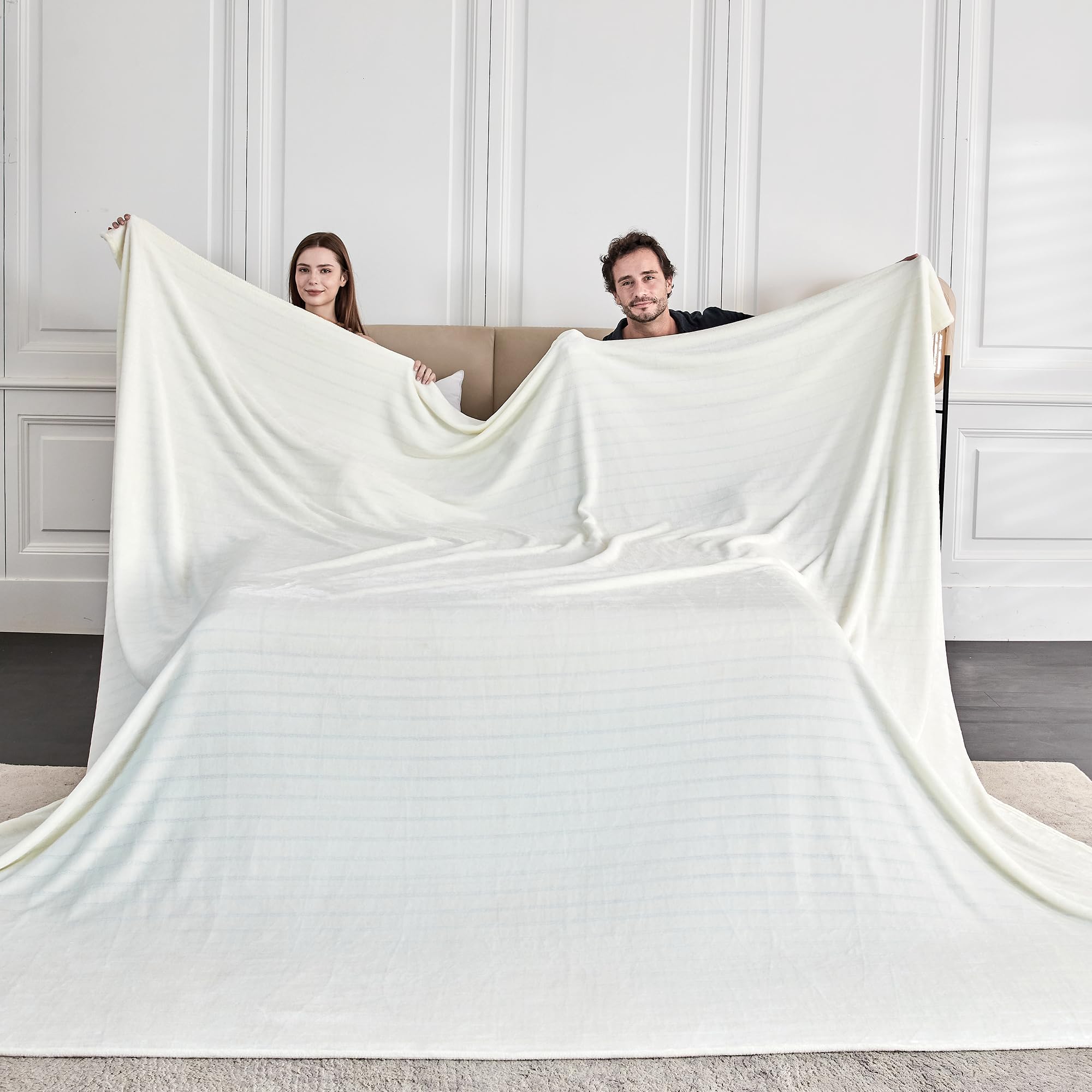 Serenhom Giant Fleece Blanket