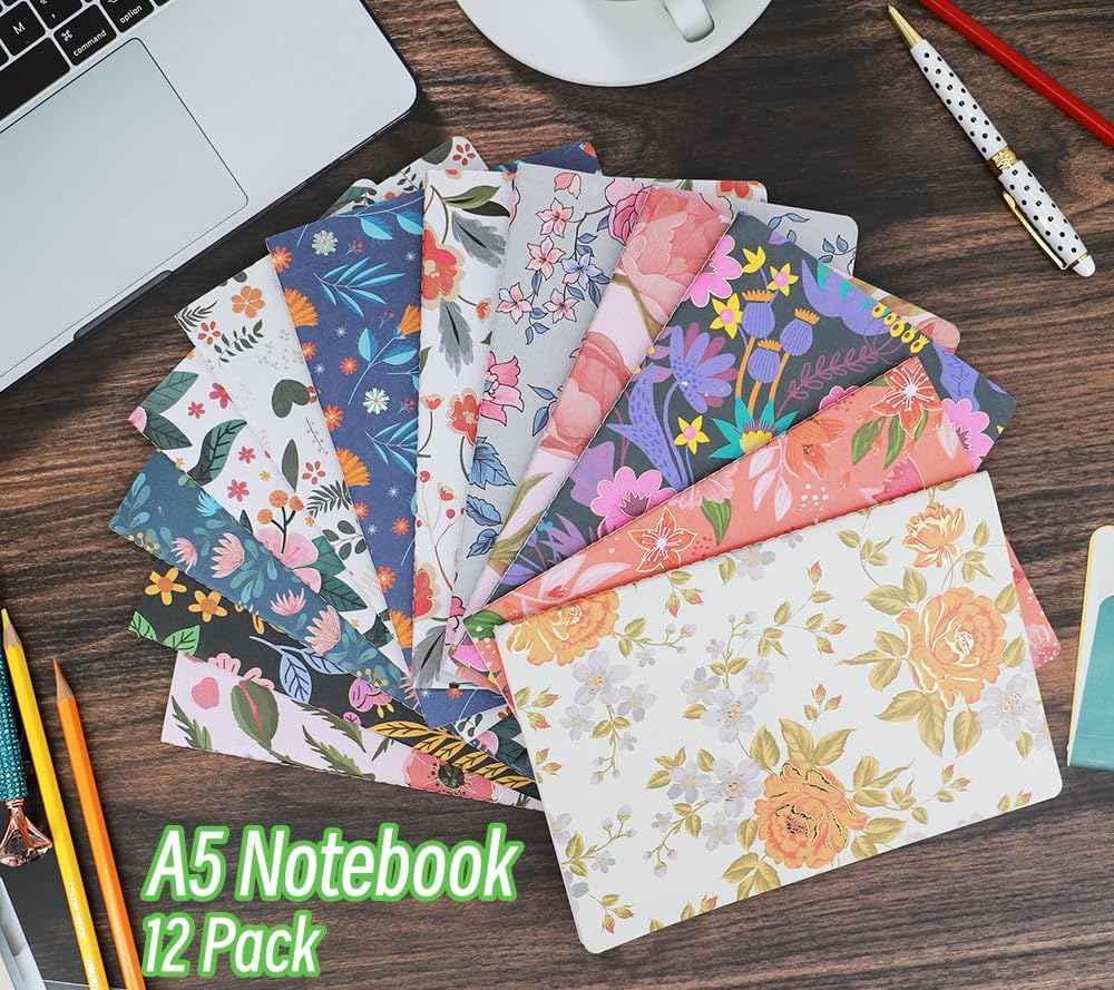 Packung mit Tagebüchern zum Schreiben, A5, Reisen, Notizbuch, Großpackung – 12 Stück mit 60 linierten Seiten, 30 Blatt und geprägtem Einband mit floralem Glücksmuster (14 x 21 cm)