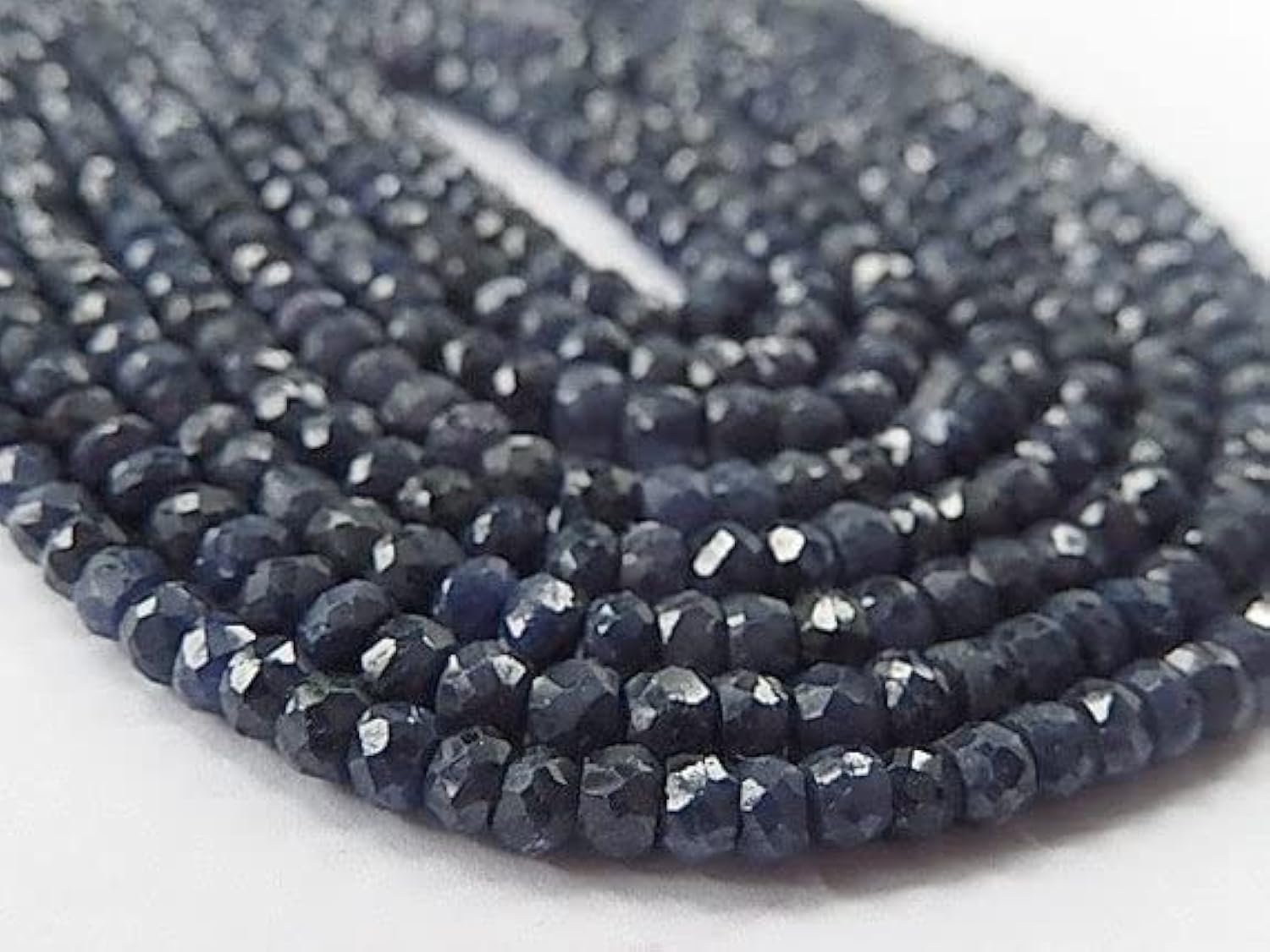 Perles rondelles en saphir bleu de 4mm pour créer vos propres colliers et bracelets élégants