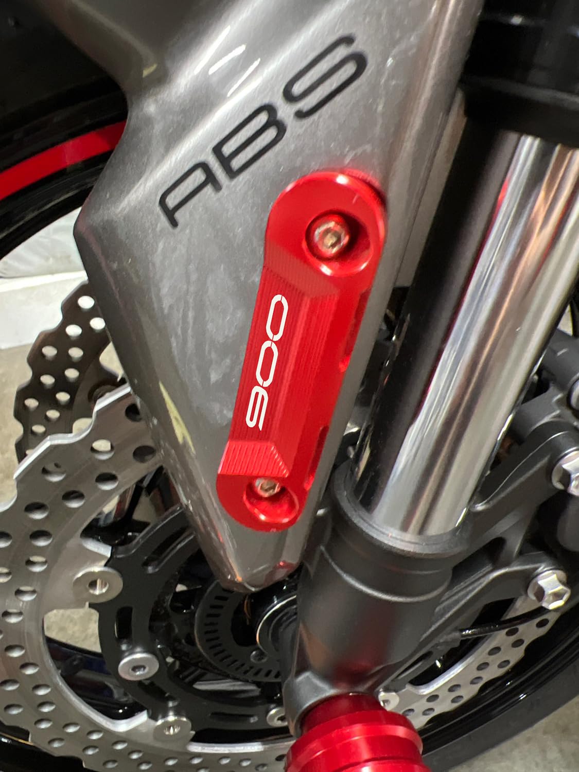 Plaque décorative en ABS pour essieu Avant de Moto Accessoires pour Z900 2025 Z 900 2017-2025 2024 2023 2022 2021 Z900RS Z900 RS SE (Rouge)