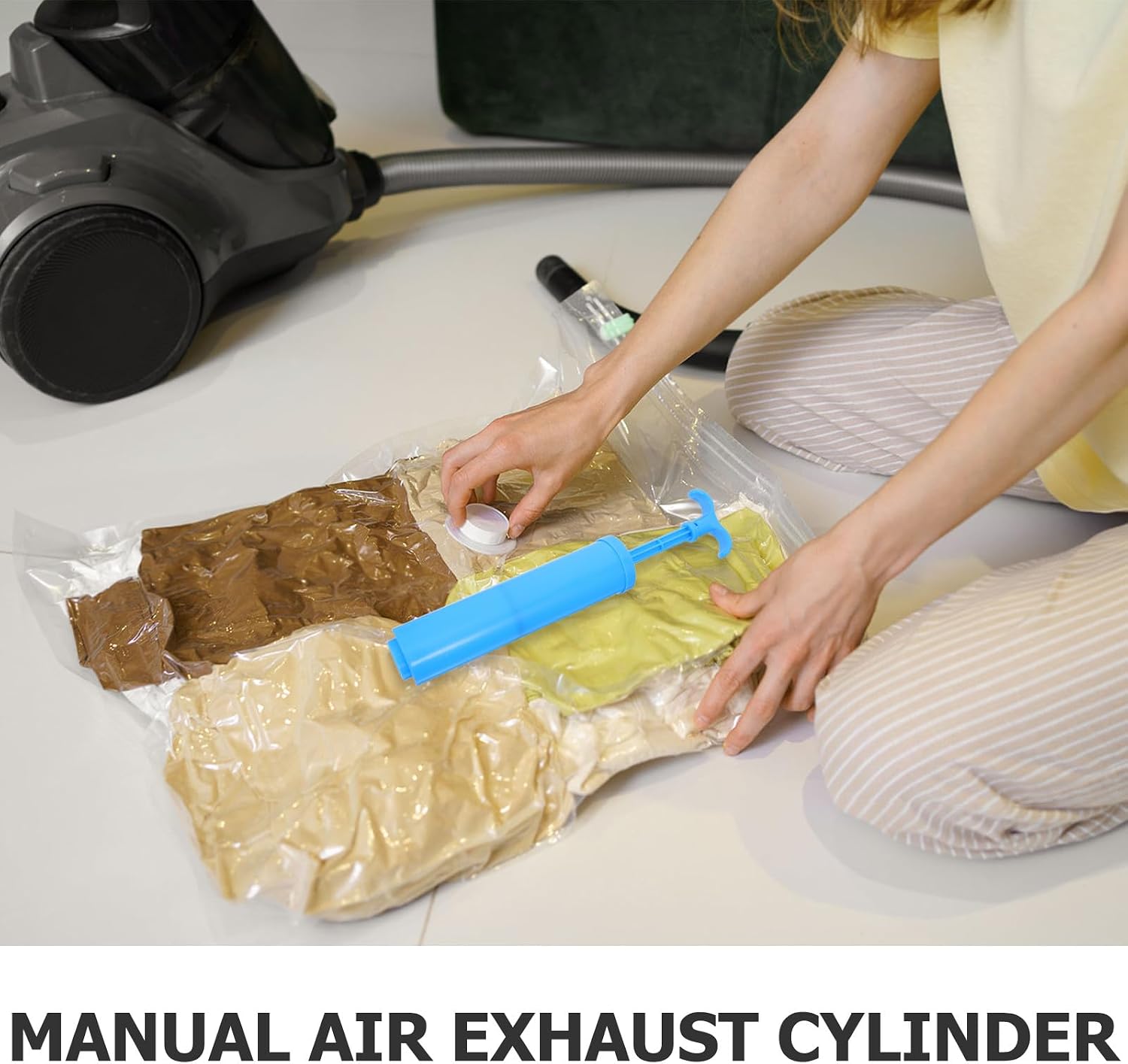Handheld Manual Air Vacuum Pump Compression Storage Bag Deflating Tool Plastic Pump for Travel and Home Clothes Organization image 3