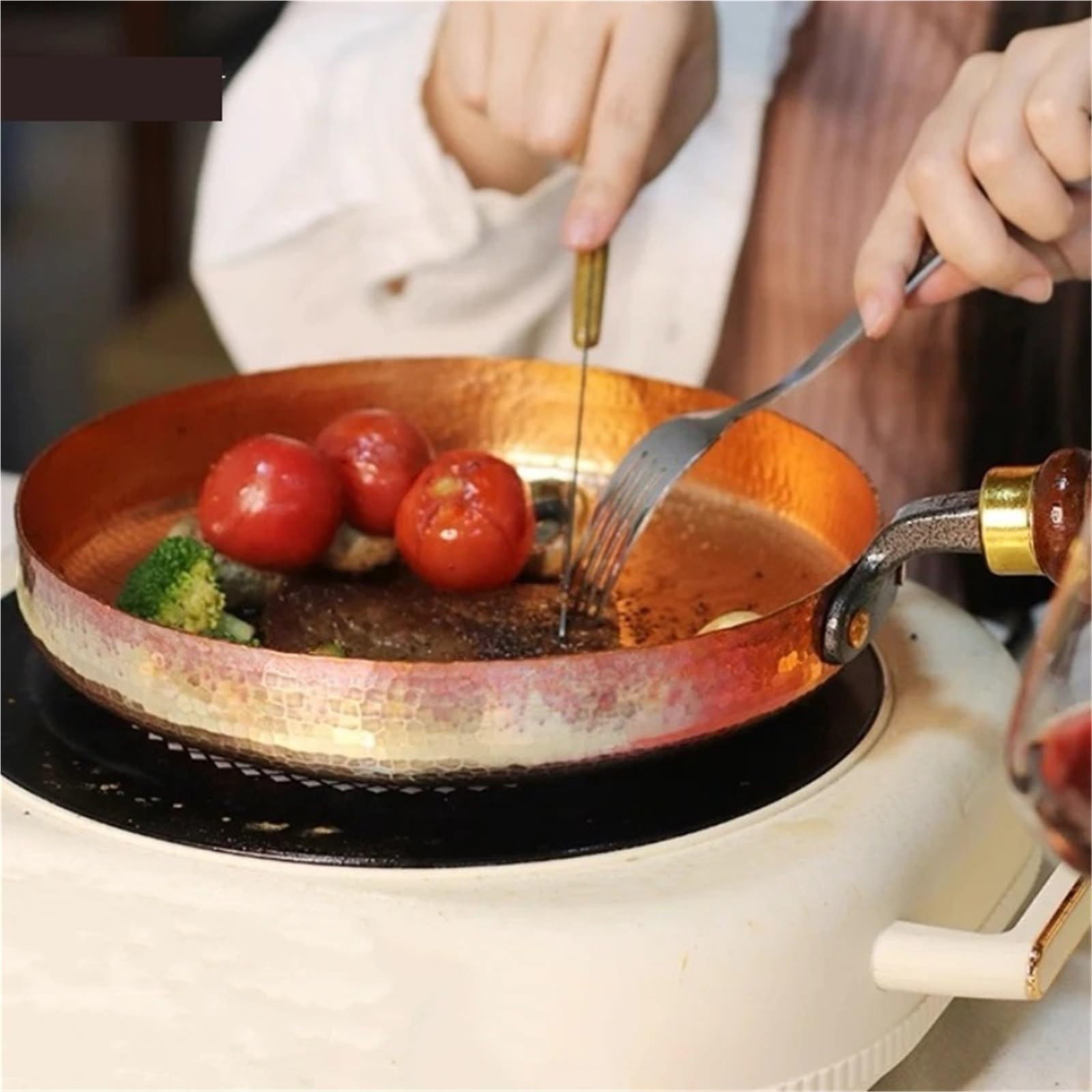Hammered Kupfertopf Handgefertigte Kupfer-Flachpfanne, Lagerfeuer-Picknick-Steak-Teller, Abendessen im westlichen Stil, Holzgriff, Pfannenboden, Pfannengeschirr(22cm)