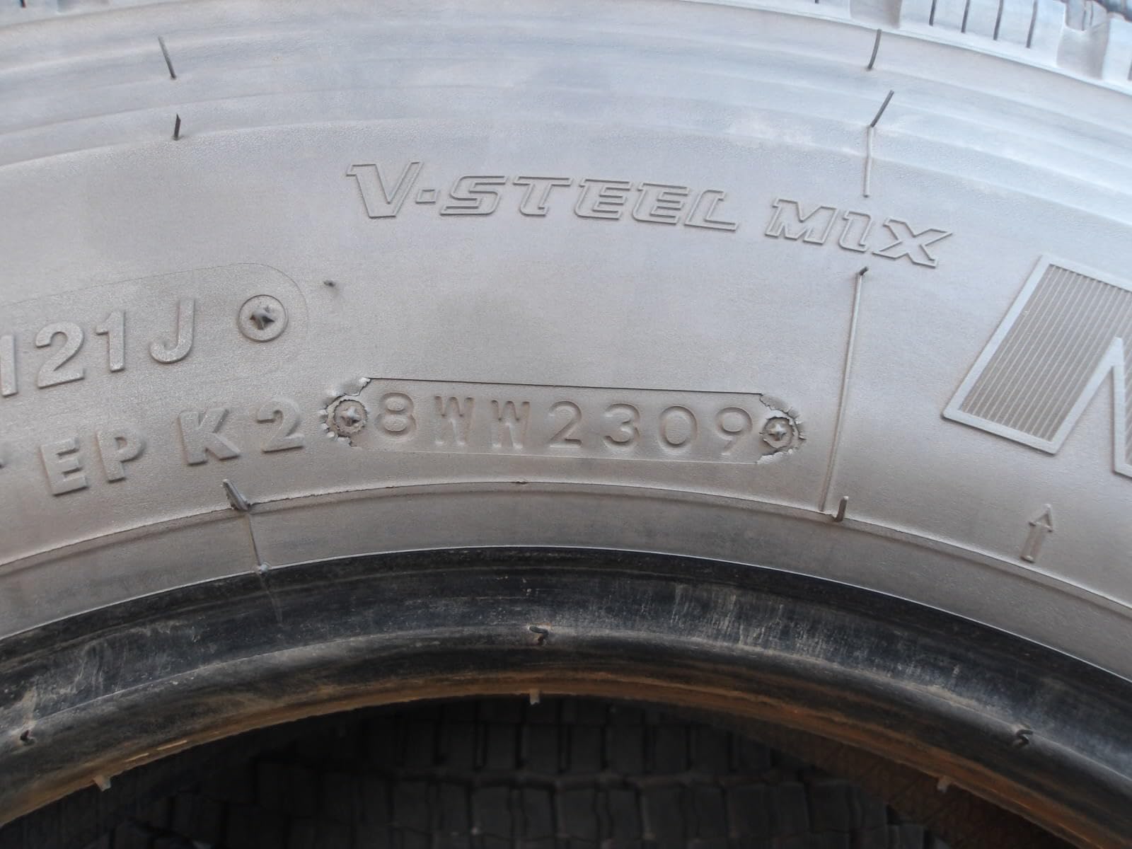 Amazon.co.jp: L55-5 215/70R17.5 2本セット ミックス LT 123/121J 215