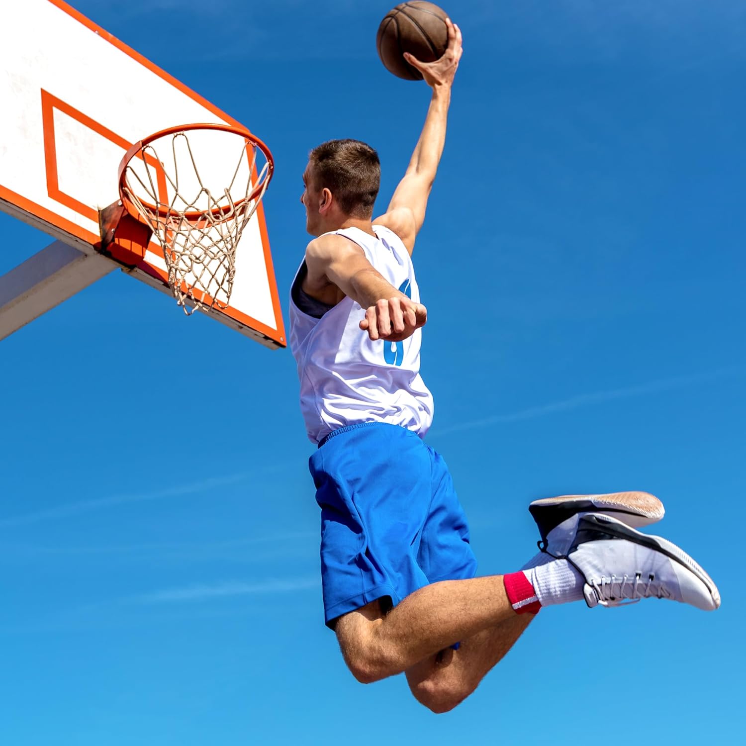 Men's Athletic Shorts with Pockets and Elastic Waistband Quick Dry Activewear Workout Shorts for Men - Image 3