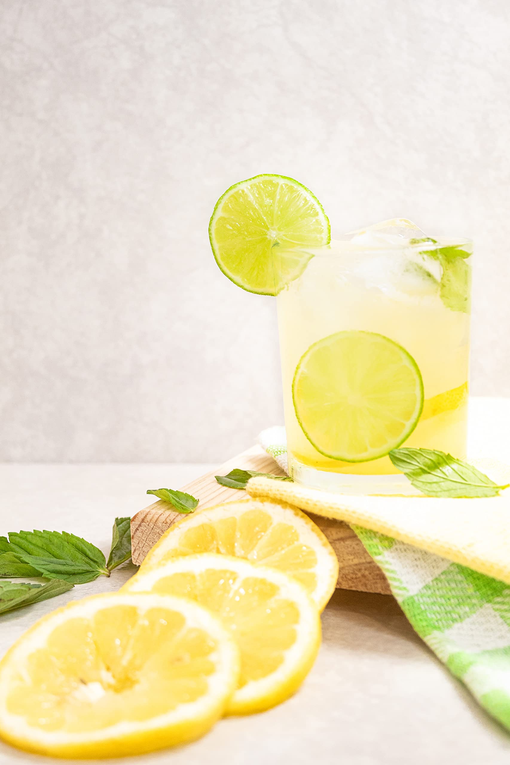 Codorníu Spritz Lemoning, Vino Espumoso con Sabor a Lima Limón y Jengibre, Caja 12 Latas de 25Cl