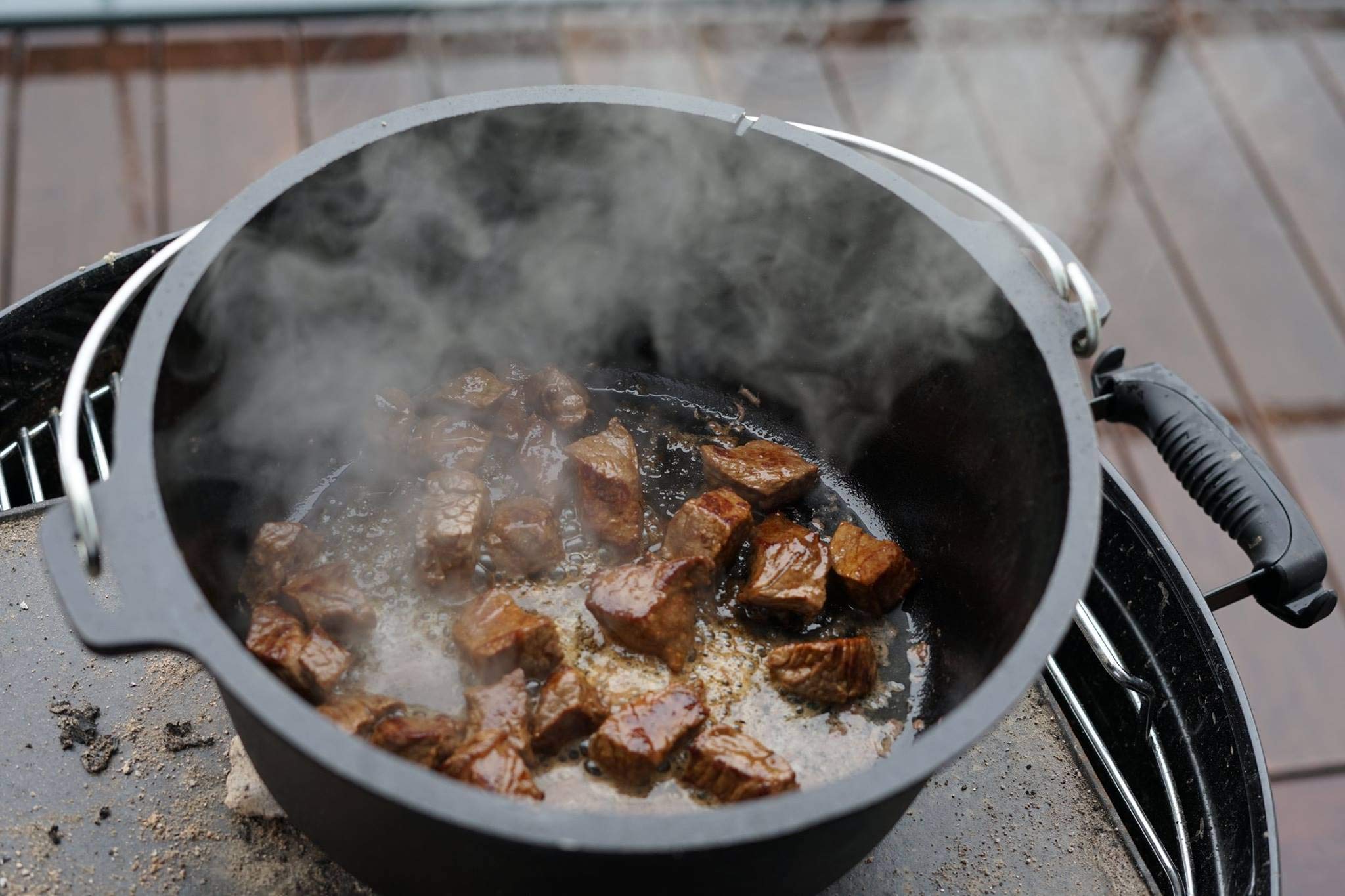 BBQ-Toro Horno Holandés Serie Premium | 4,2 Litros | Dutch Oven sin Patas | Ya Curado - Preseasoned | Olla de Hierro Fundido para Barbacoa | Cacerola de Hierro Fundido