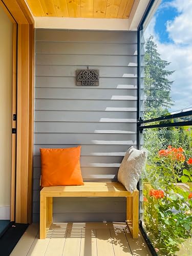 Cute, modern and sturdy bench!