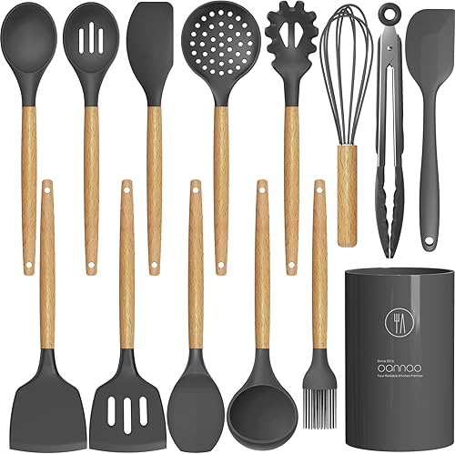Juego de utensilios de cocina de silicona 14 piezas resistentes al calor pinzas giratorias espátula cuchara cepillo batidor mango de madera Gris, disponible en Yaxa Colombia