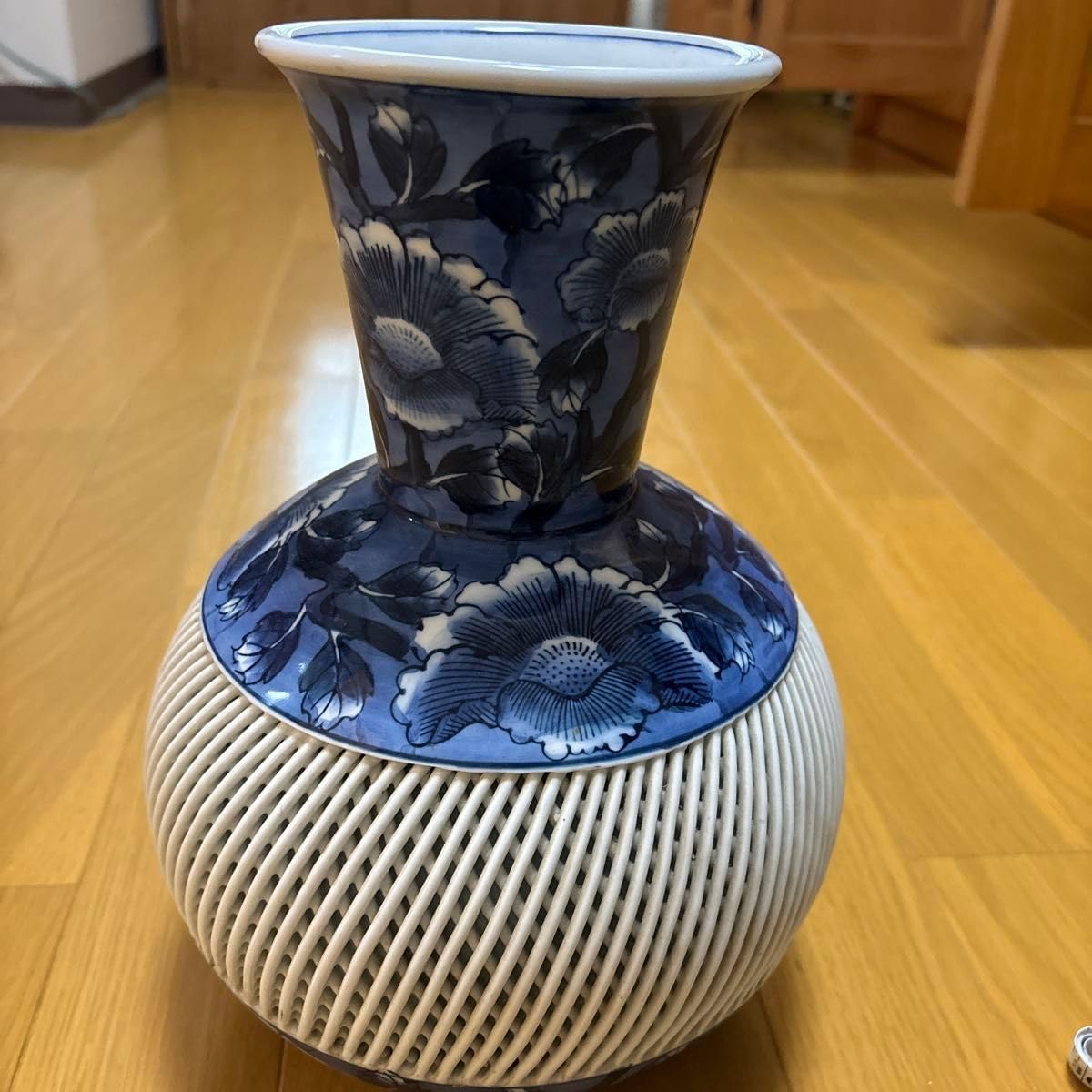 0525 有田焼 琴峰窯 透かし 波佐見焼 花瓶