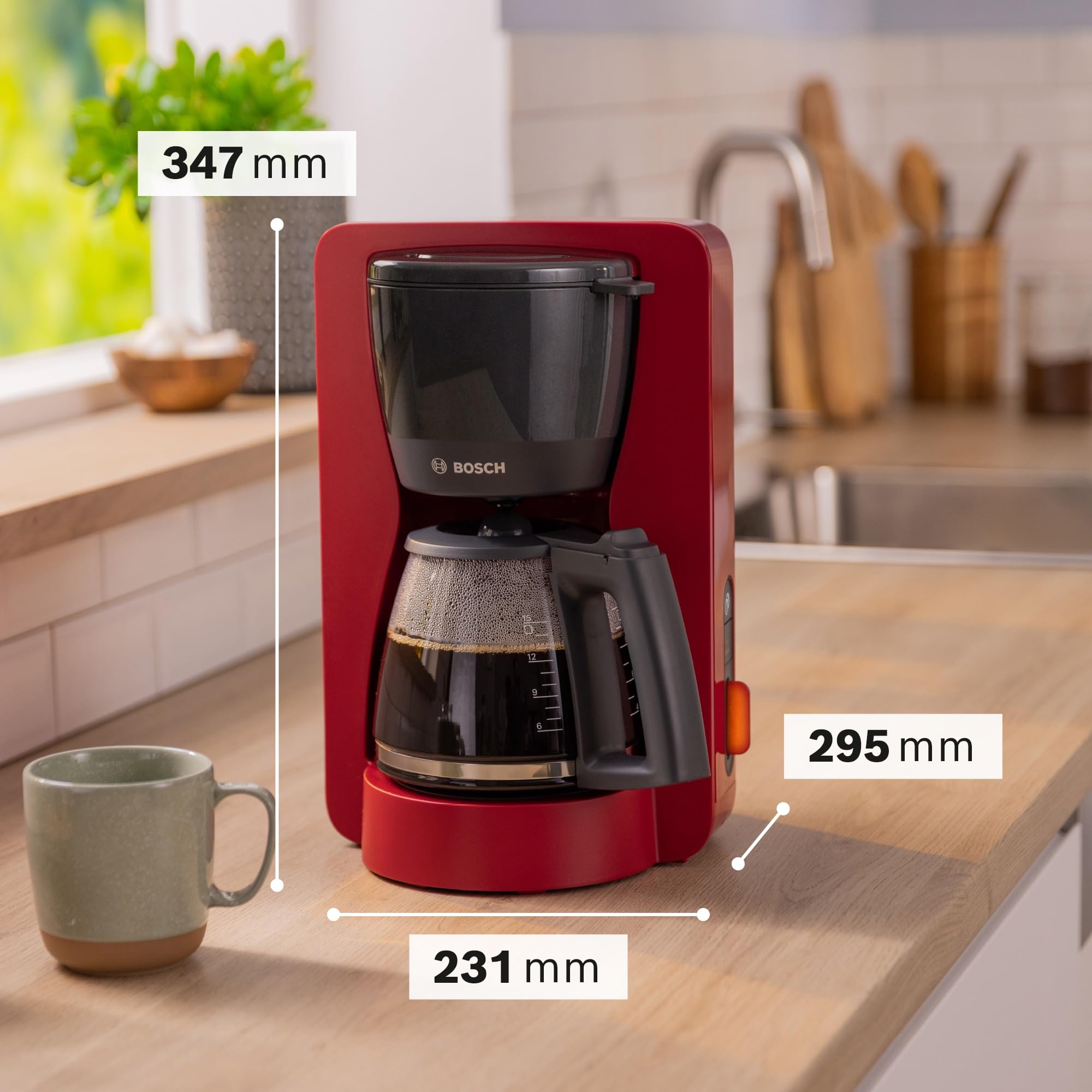 Bosch Macchina da Caffè Americano MyMoment TKA3M134, 1200 W, Capacità fino a 10 Tazze, Filtro Removibile, Caraffa in Vetro, Sistema Antigoccia, Serbatoio Rimovibile, Facile Decalcificazione, Rosso