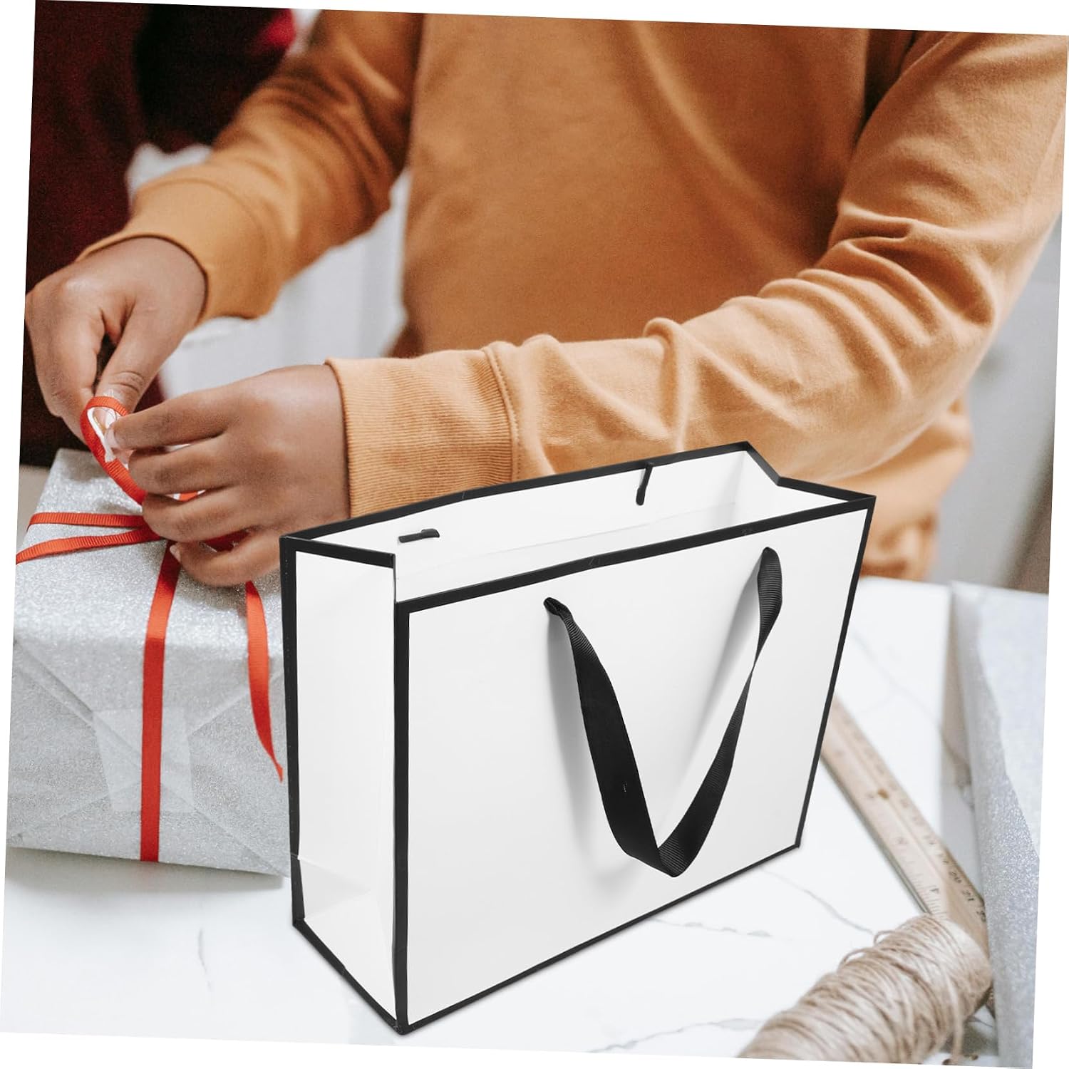 KOMBIUDA 10pcs Birthday Packing Bags Handles Multi-function Bags for Parties Desserts and Goodies for Bridal Showers Valentine Day and Mother Day Trim
