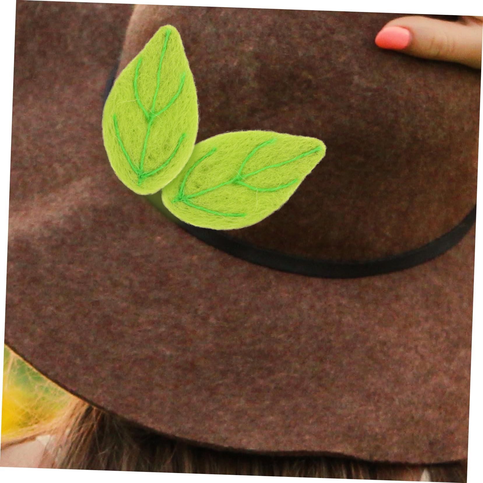 ARTIBETTER Fieltro Verdes Para Manualidades Diy Accesorios Decorativos Para Broches Y Peinetas Para Decoraciones De Fiesta Y Proyectos 10 Piezas*4