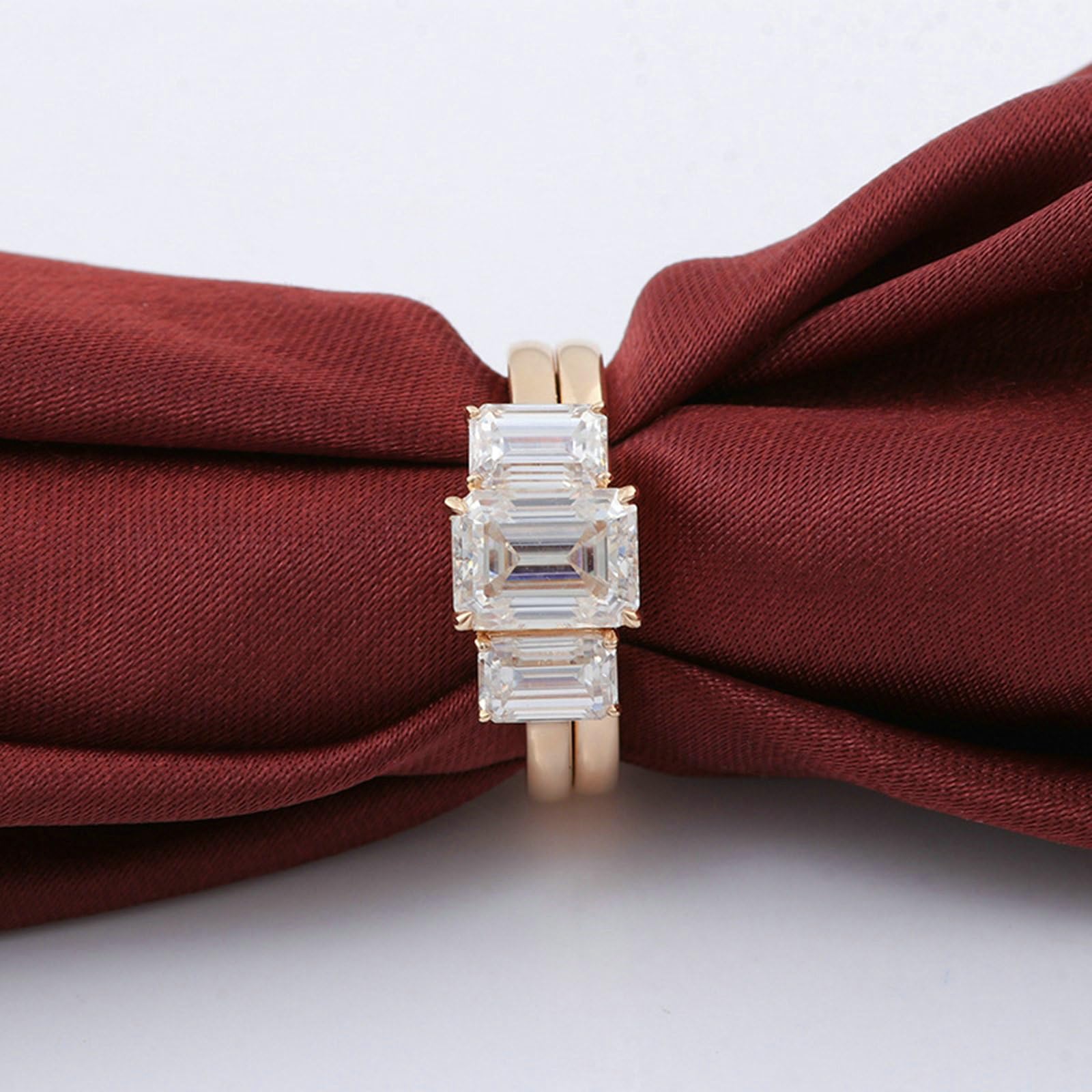 Anello di fidanzamento 14 carati smeraldo bianco moissanite anelli di fidanzamento da donna, set da 2 anelli impilabili