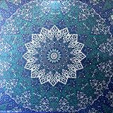 Dieses Konversationskunstwerk repräsentiert perfekt die indische Tradition und ihre reiche Kultur. Dieser Wandteppich verleiht der Decke oder Wand Ihres Zimmers, Esszimmers, Wohnzimmers oder Bettes eine reiche, angenehme und ethnische Atmosphäre. Kurz gesagt, mit diesem schönen Wandteppich können Sie Ihren Raum dramatisch umgestalten, um ihn attraktiver und lebendiger aussehen zu lassen