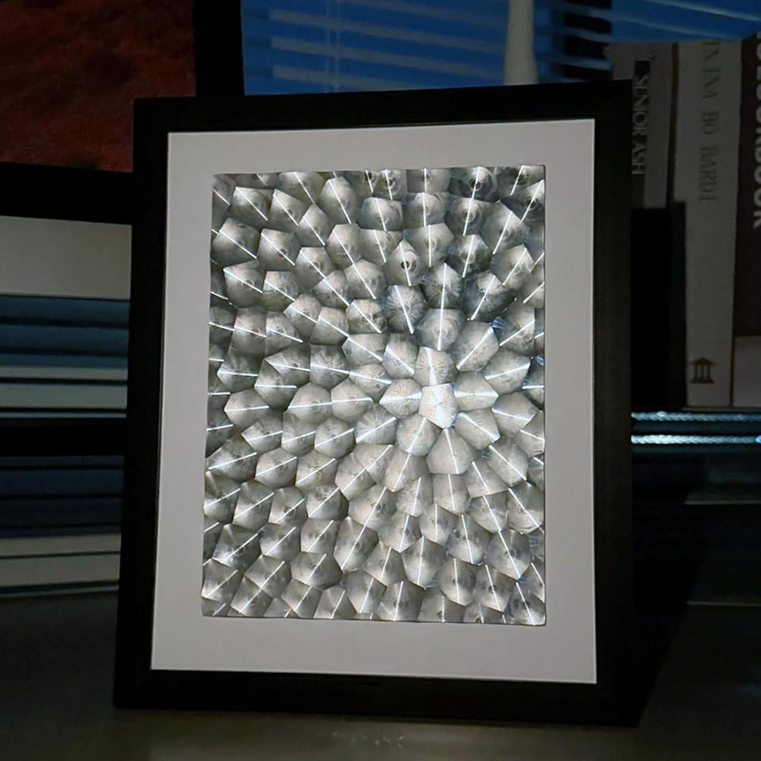 Ramka na zdjęcia 3D na biurko, z dynamicznym holograficznym efektem świetlnym na biurko, promieniowy efekt świetlny, ramka na zdjęcia z odlewu metalu, do salonu i sypialni