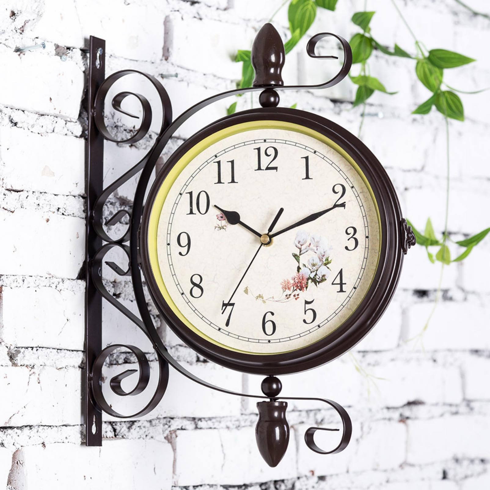 Horloge Murale Double Face Style rétro Antique Horloge Murale de Gare avec Design en Fer forgé, Horloge à Piles avec Chiffres Arabes Style rétro Horloge de Jardin pour Gare, Couloir ou Jardin