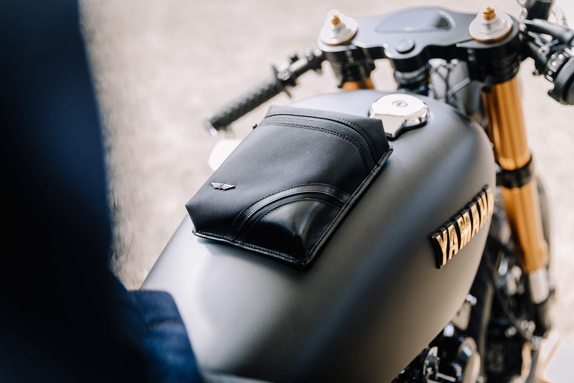Motorrad-Tankrucksack mit Magnet – Vintage Vollrindsleder und Nylon – wasserdicht und leicht – ergonomisch – langlebig – schwarz